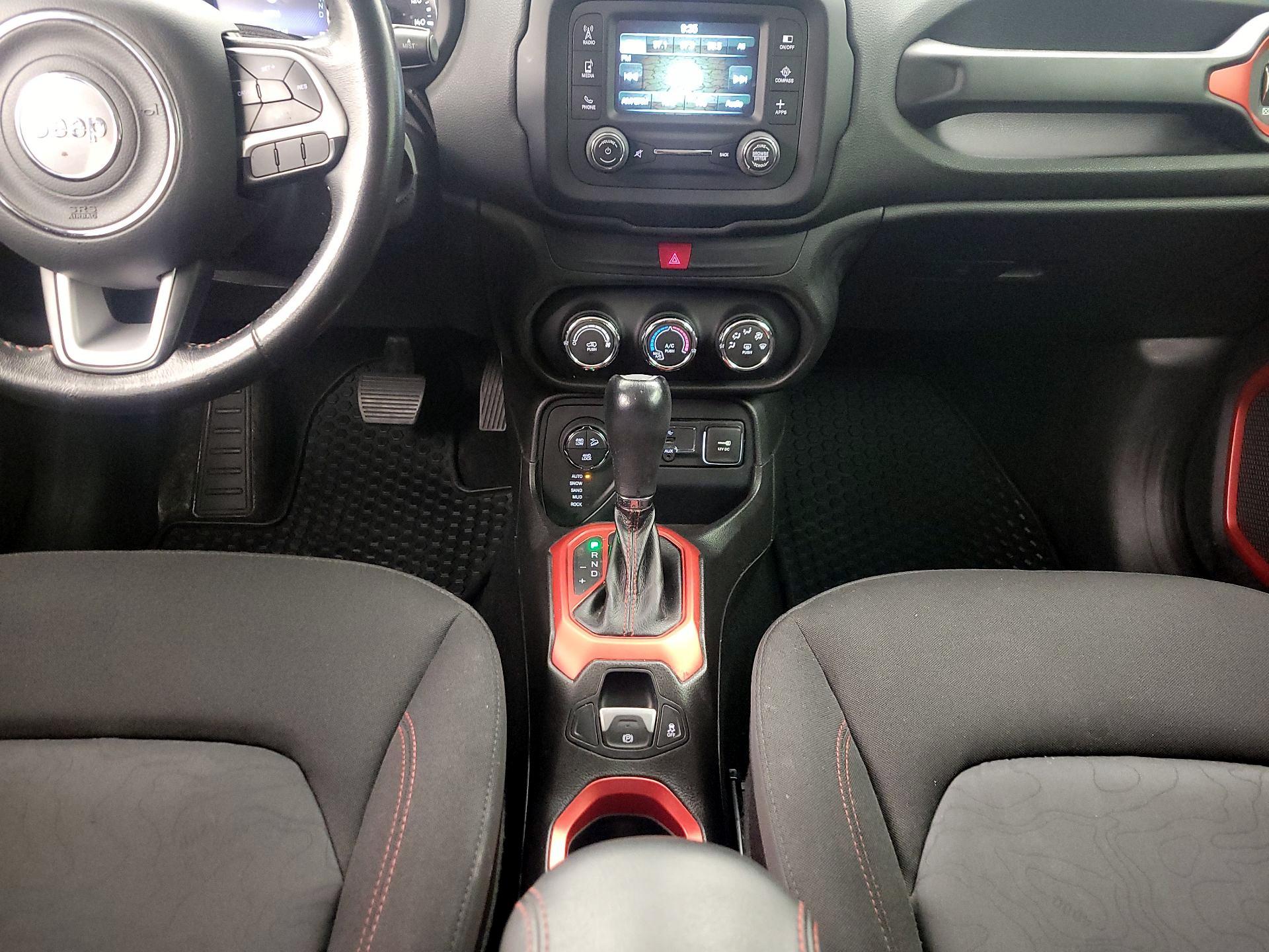 Thumbnail: 2016 Jeep Renegade - 17