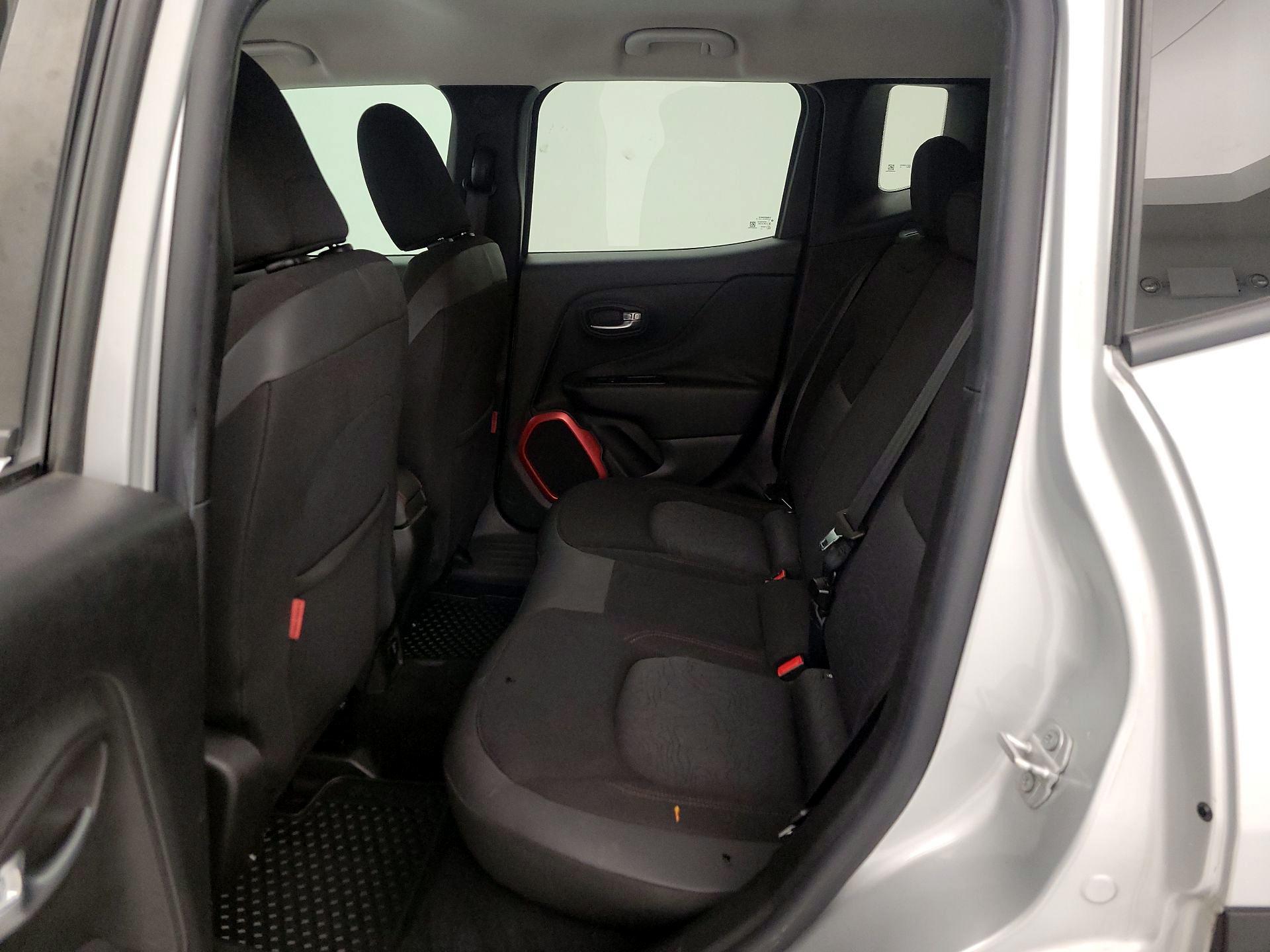 Thumbnail: 2016 Jeep Renegade - 19
