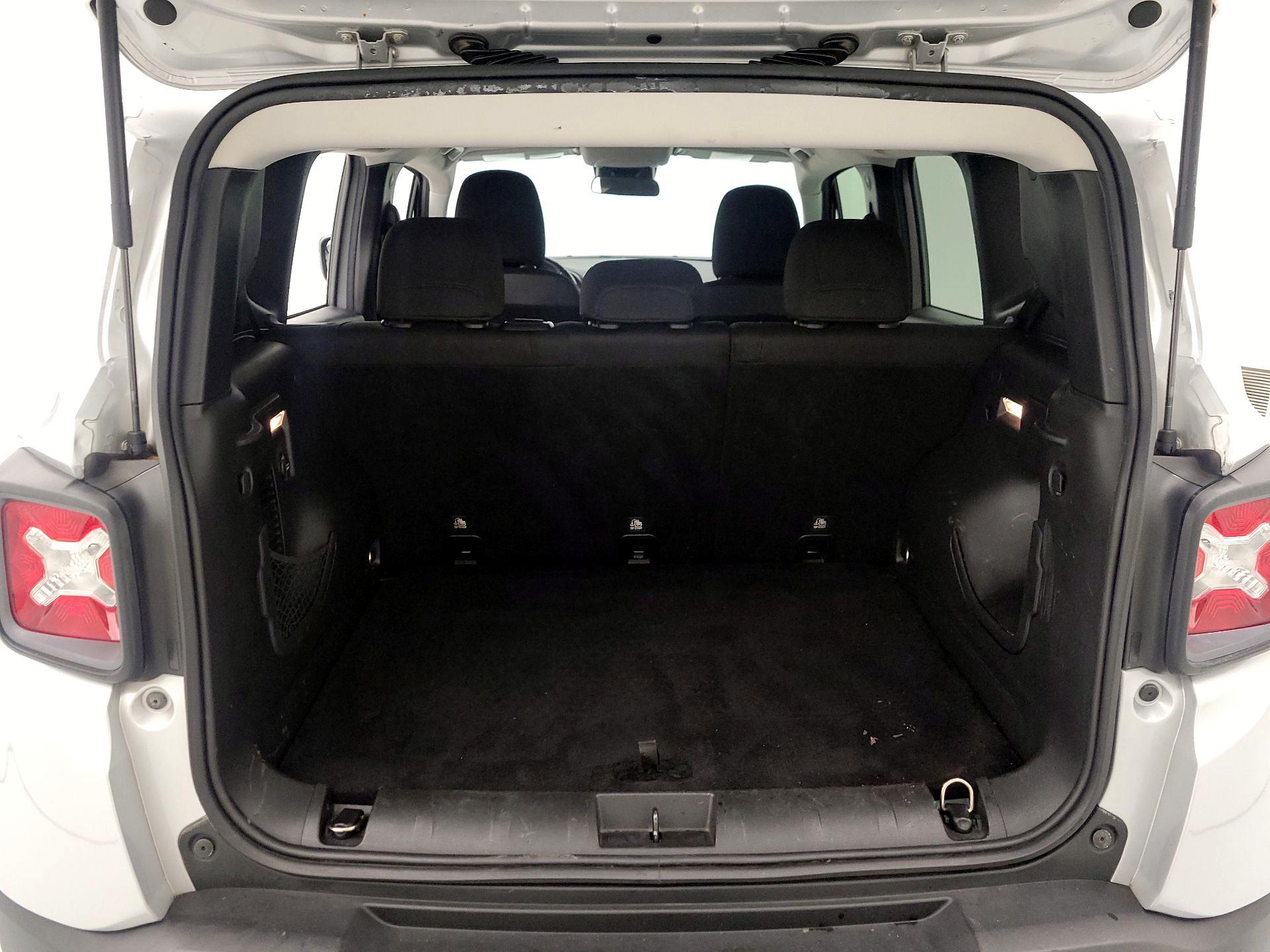Thumbnail: 2016 Jeep Renegade - 20
