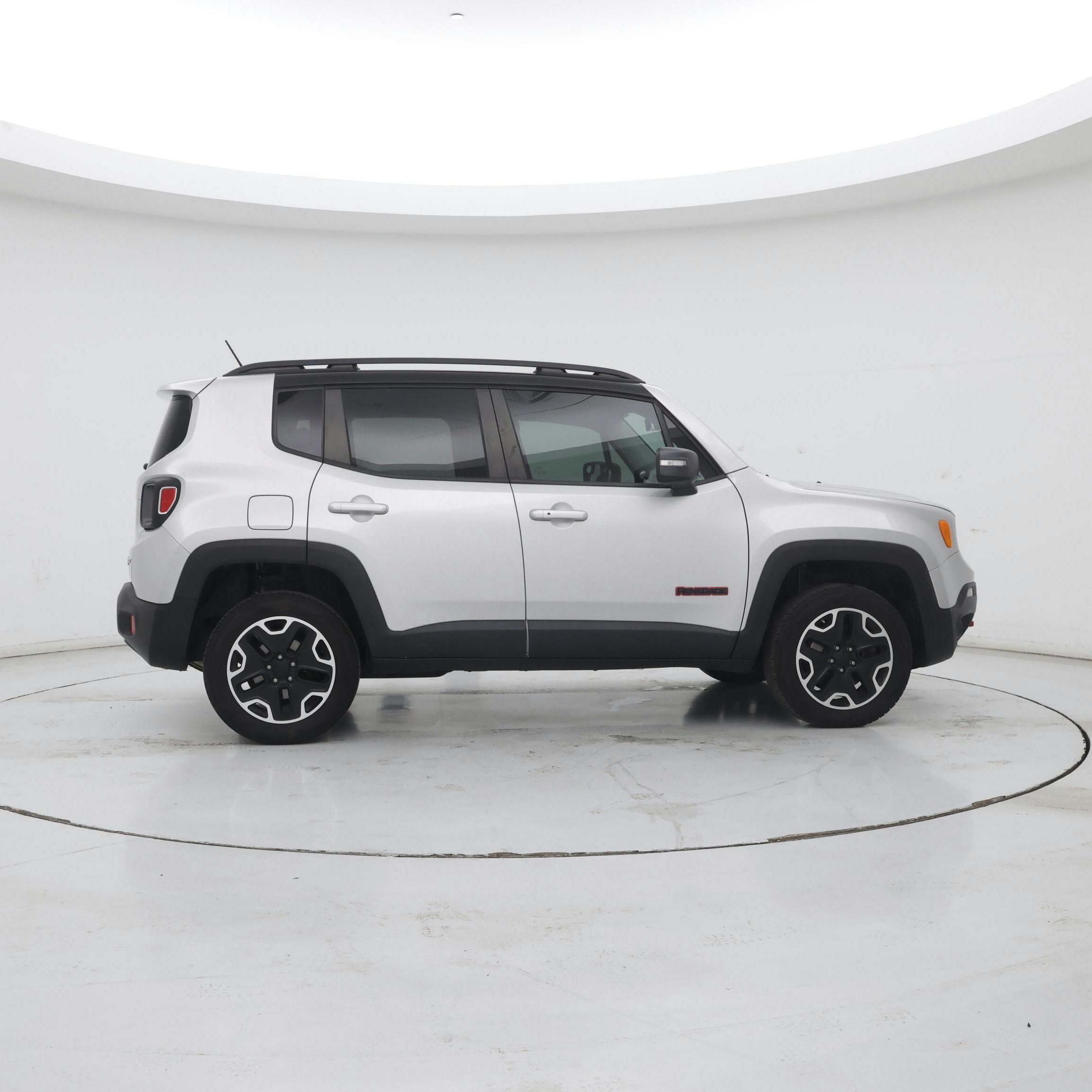 Thumbnail: 2016 Jeep Renegade - 7