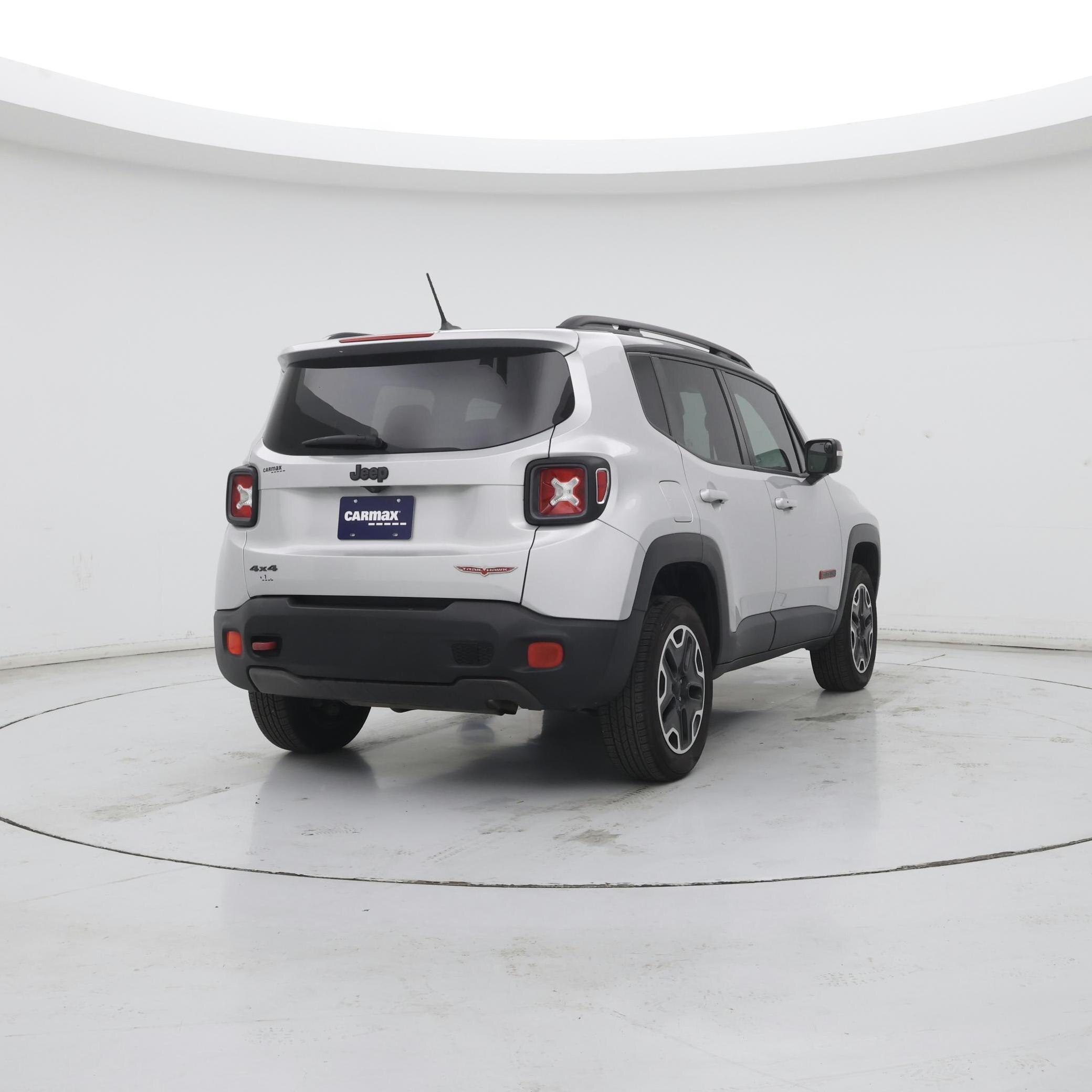 Thumbnail: 2016 Jeep Renegade - 8