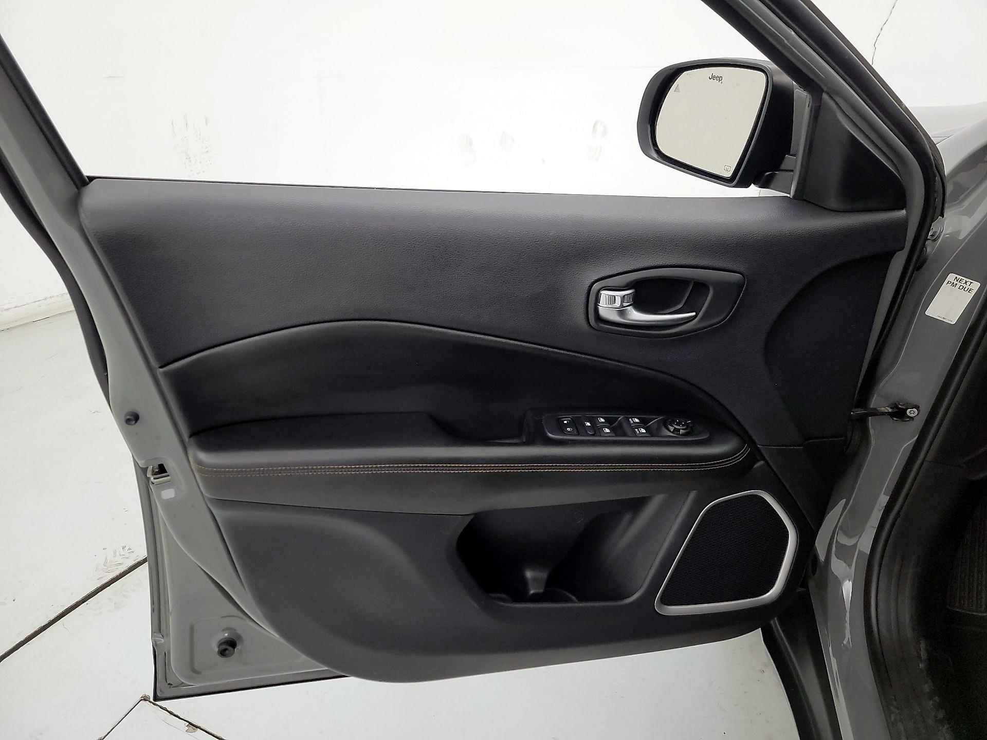 Thumbnail: 2021 Jeep Compass - 12