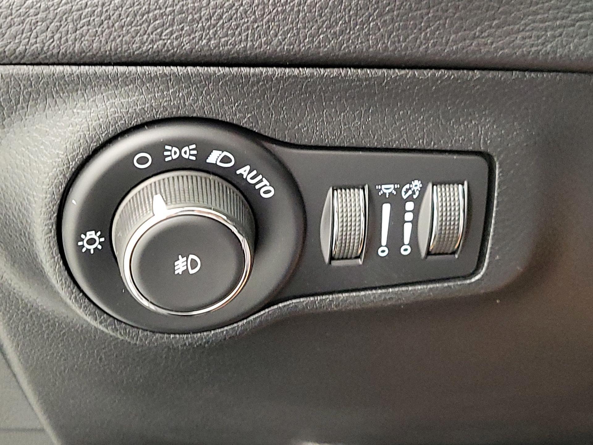 Thumbnail: 2021 Jeep Compass - 13