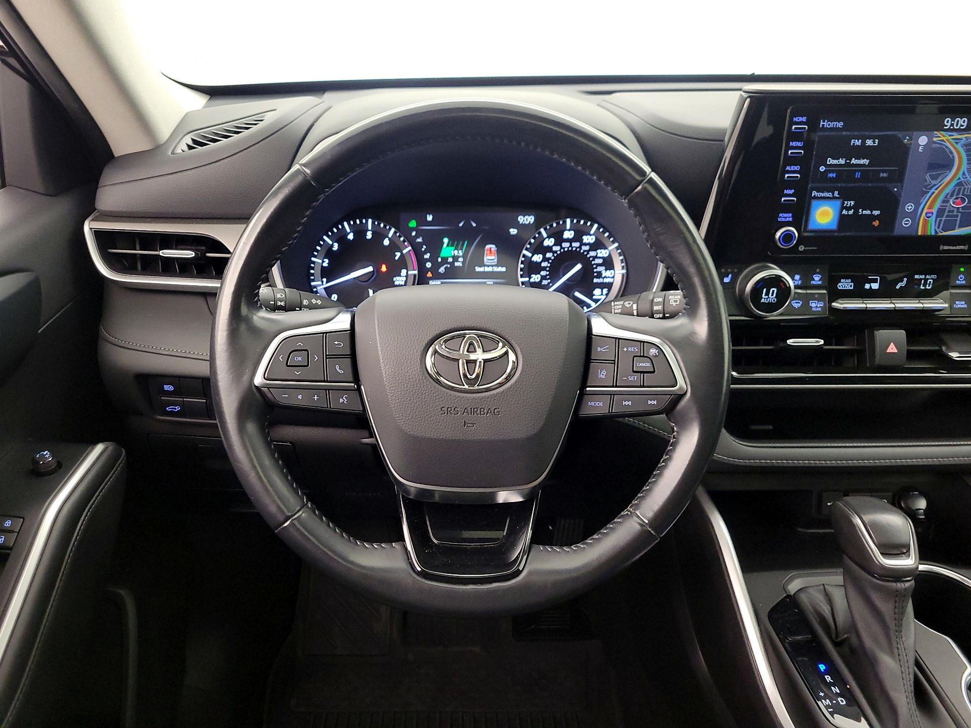 Thumbnail: 2021 Toyota Highlander - 10