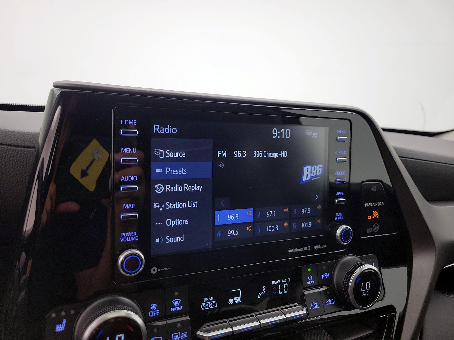 Thumbnail: 2021 Toyota Highlander - 16