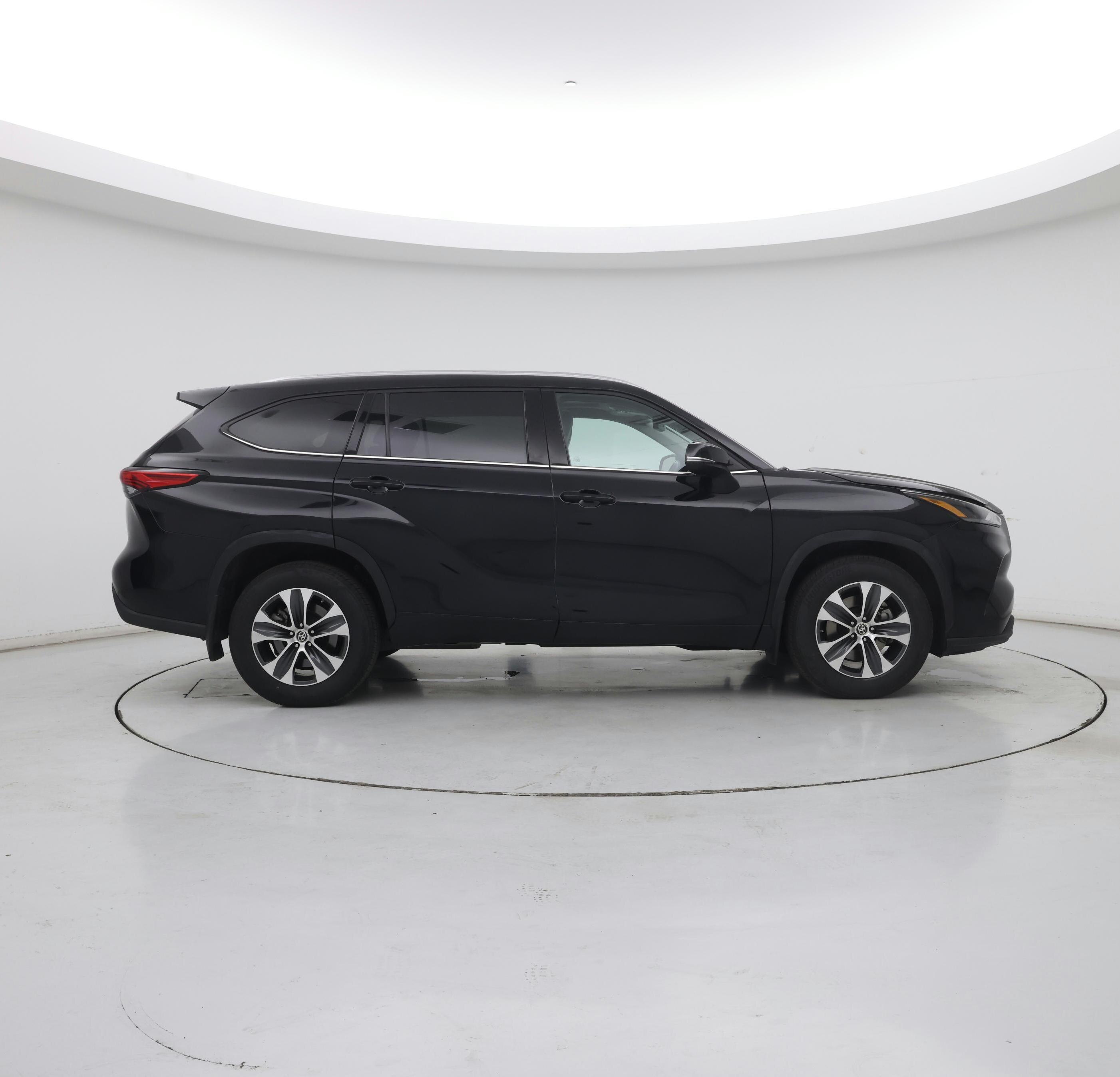 Thumbnail: 2021 Toyota Highlander - 7