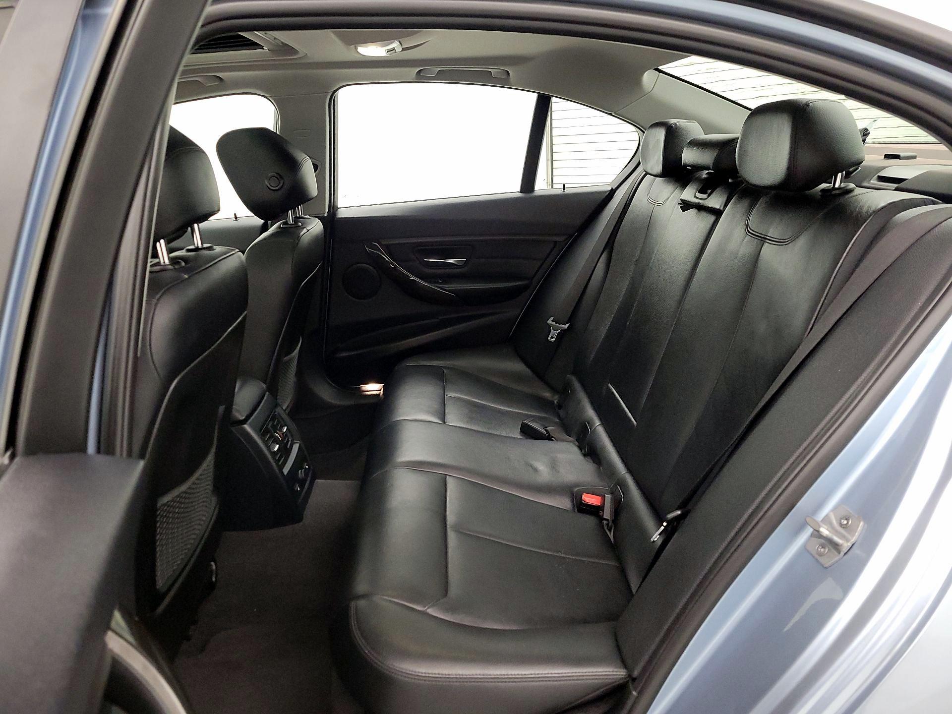 Thumbnail: 2015 BMW 3 Series - 20