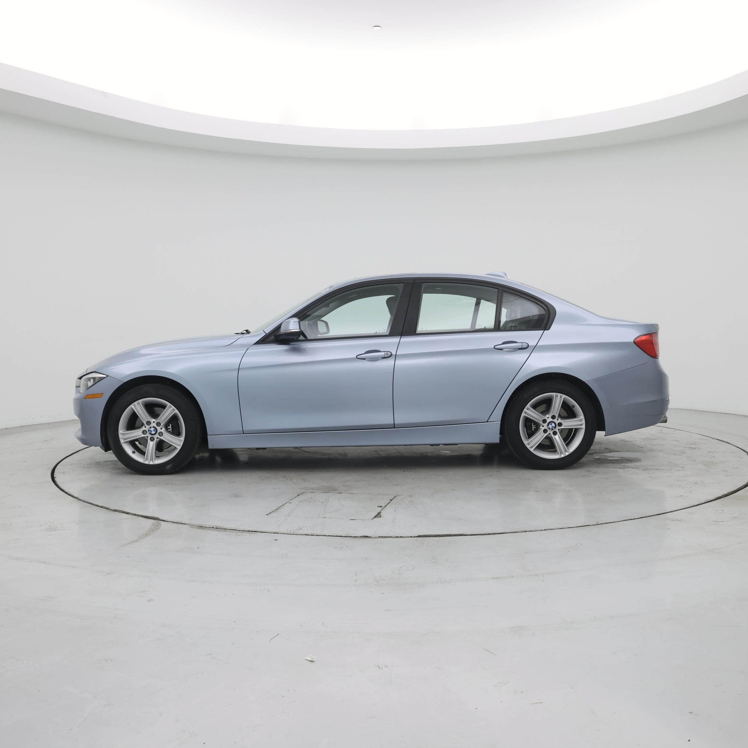 Thumbnail: 2015 BMW 3 Series - 3