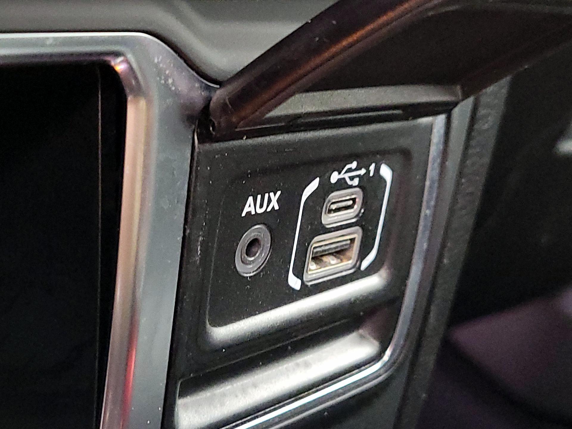 Thumbnail: 2021 Jeep Wrangler - 18