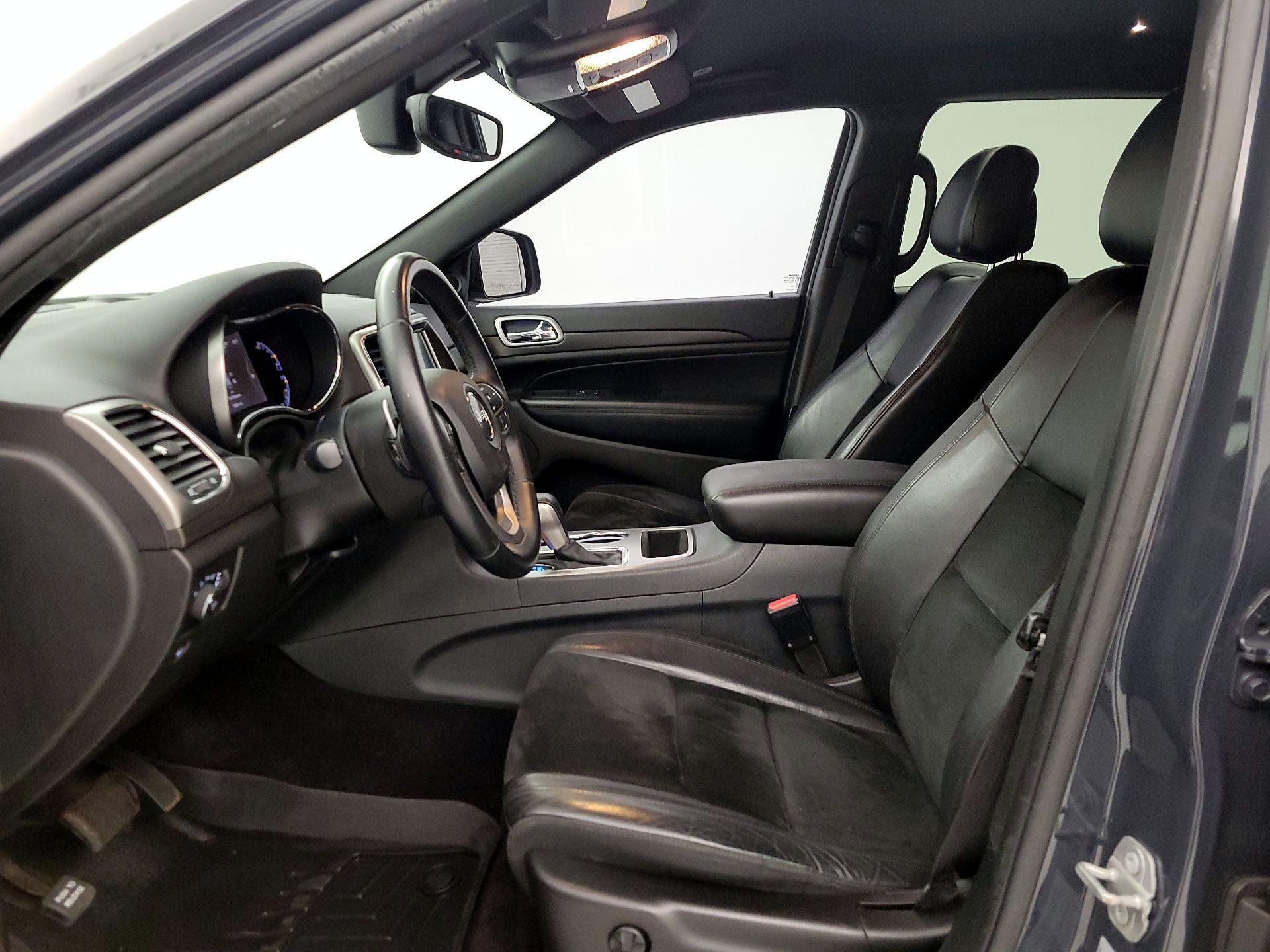 Thumbnail: 2017 Jeep Grand Cherokee - 9