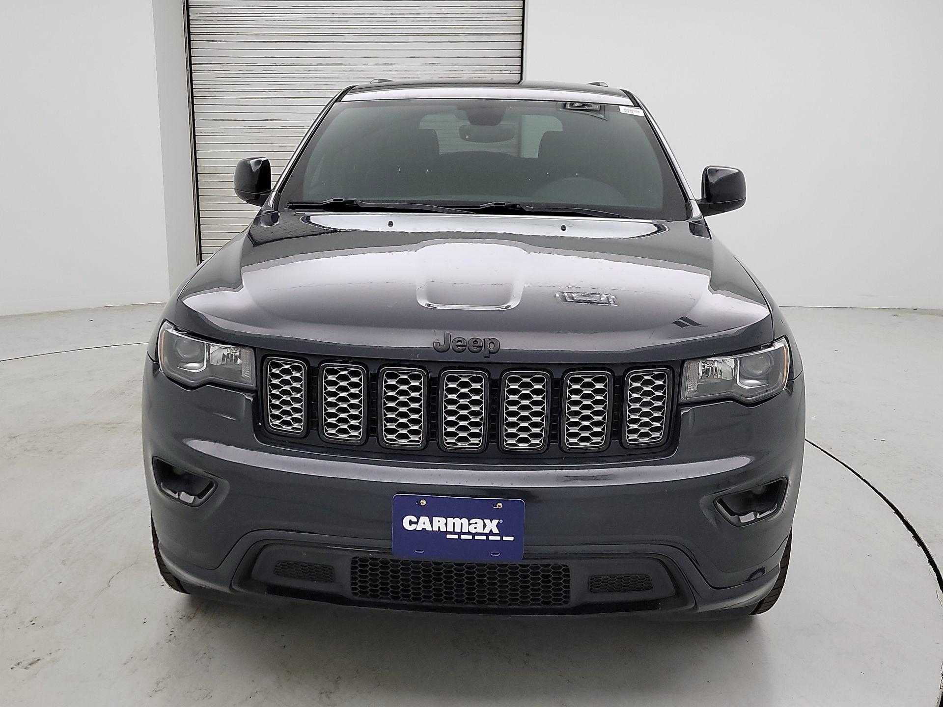 Thumbnail: 2017 Jeep Grand Cherokee - 2