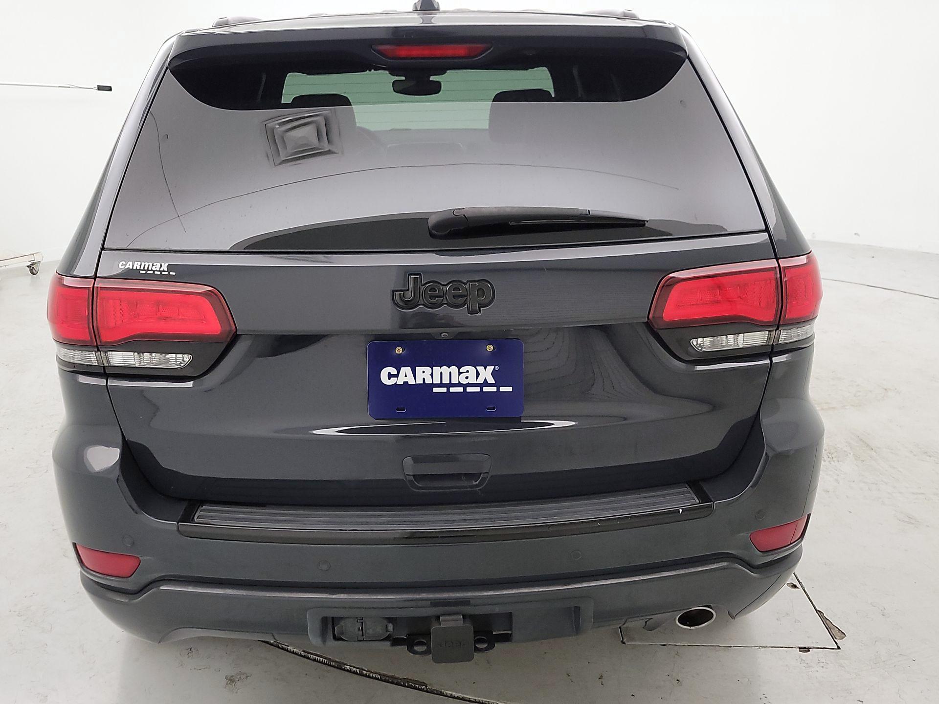 Thumbnail: 2017 Jeep Grand Cherokee - 6