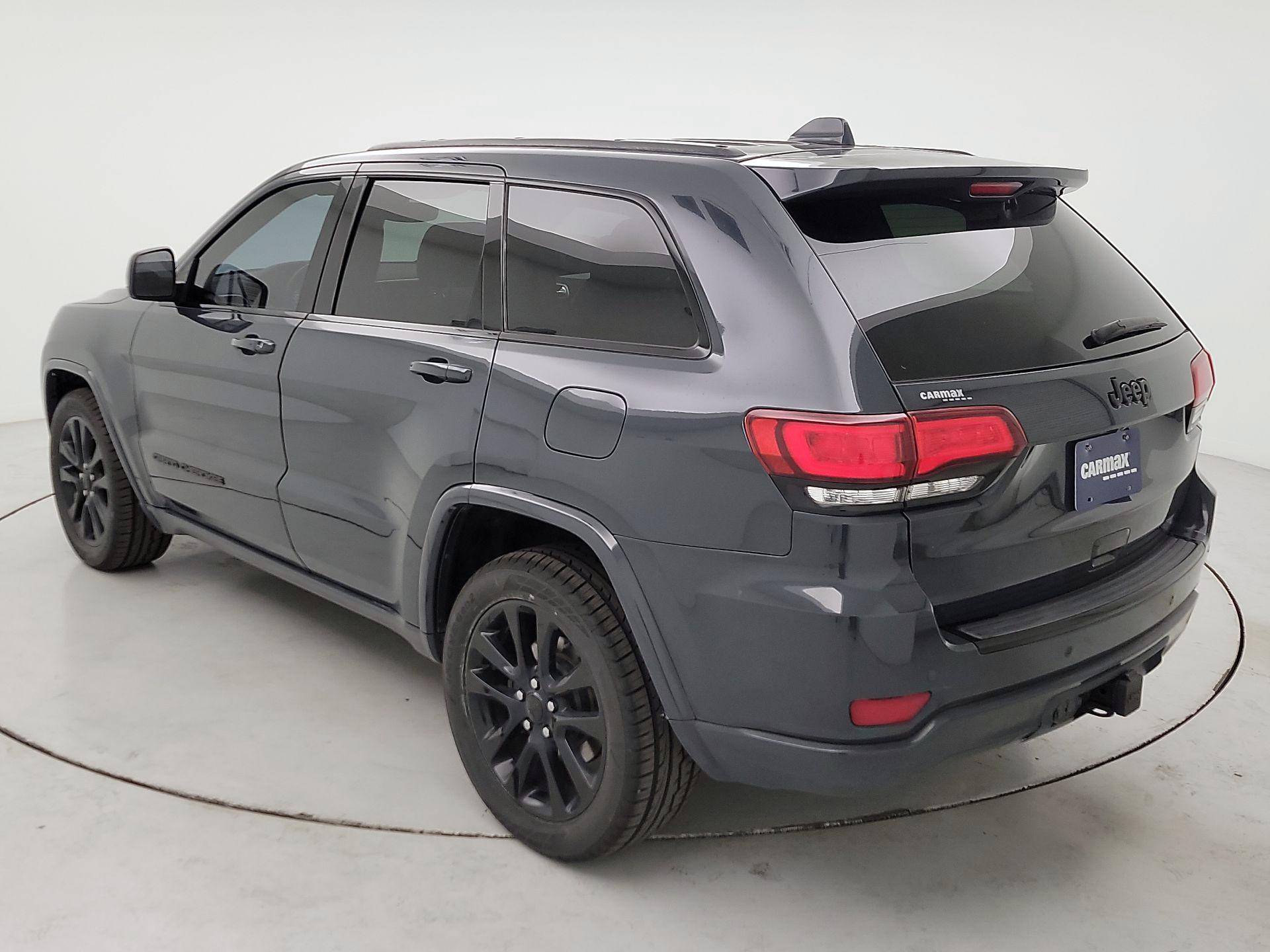 Thumbnail: 2017 Jeep Grand Cherokee - 7