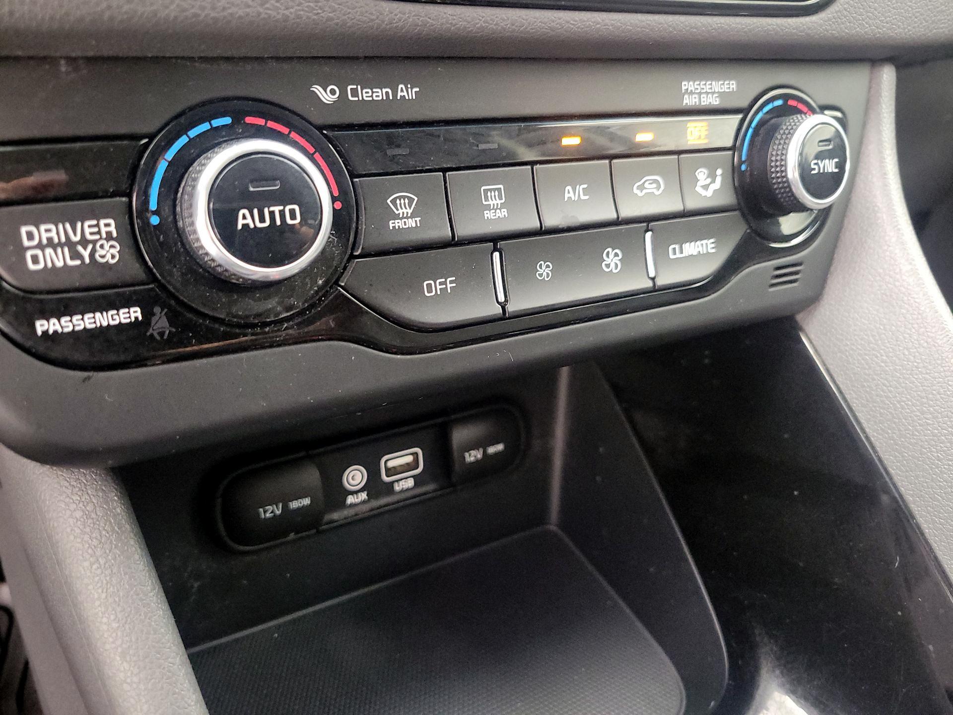 Thumbnail: 2017 Kia Niro - 16