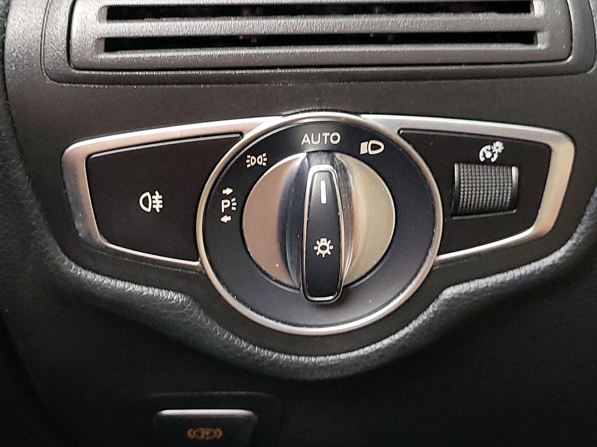 Thumbnail: 2019 Mercedes-Benz GLC - 13