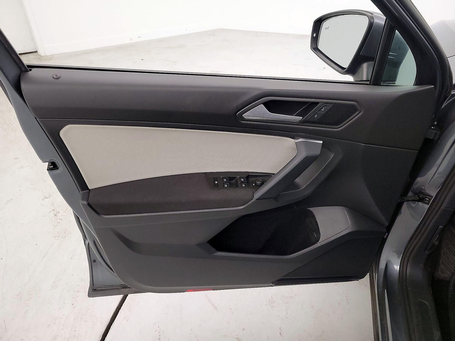 Thumbnail: 2019 Volkswagen Tiguan - 10