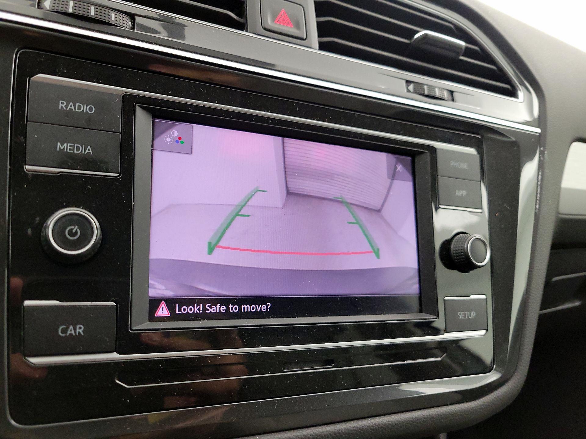 Thumbnail: 2019 Volkswagen Tiguan - 12