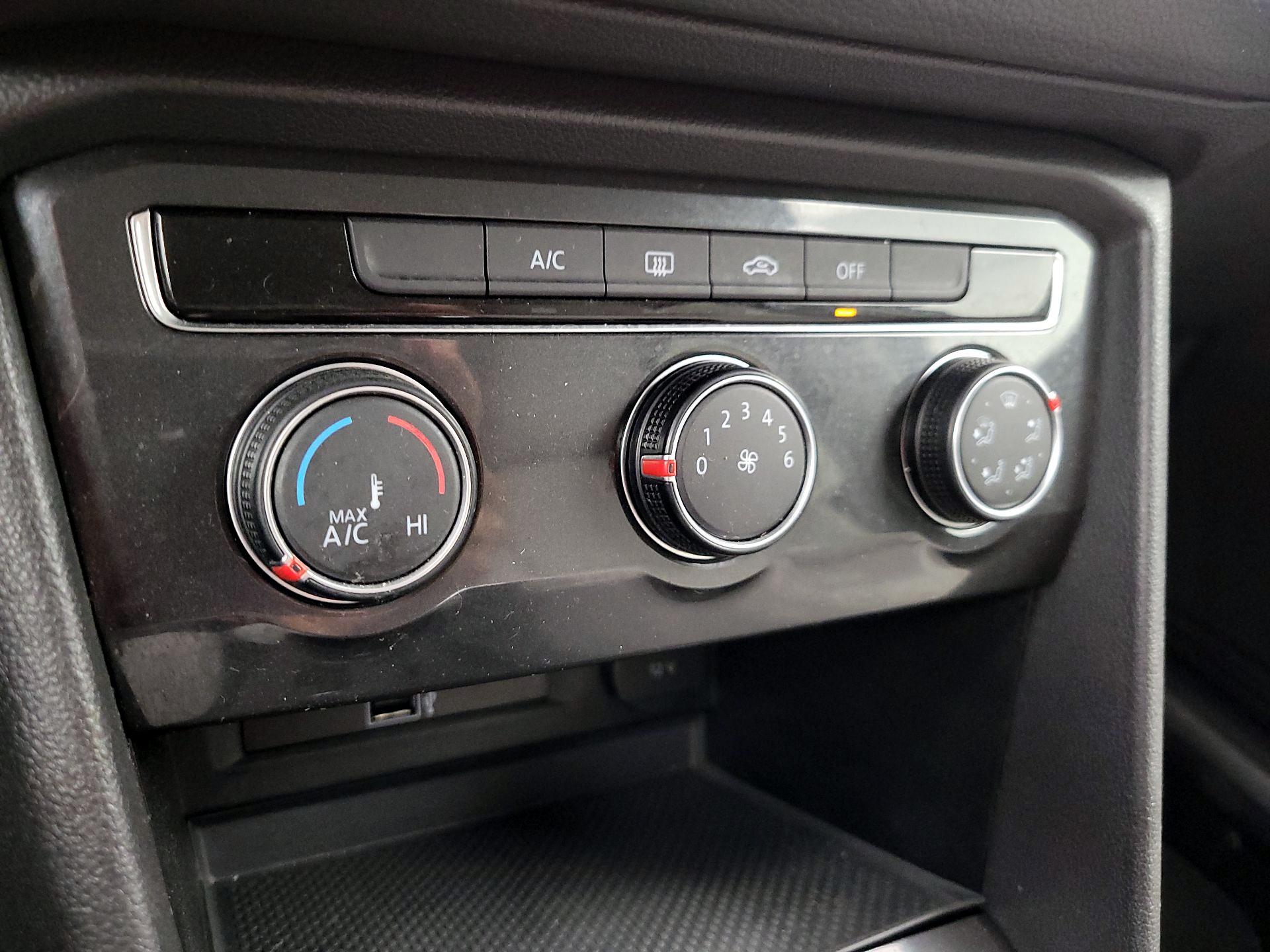 Thumbnail: 2019 Volkswagen Tiguan - 14
