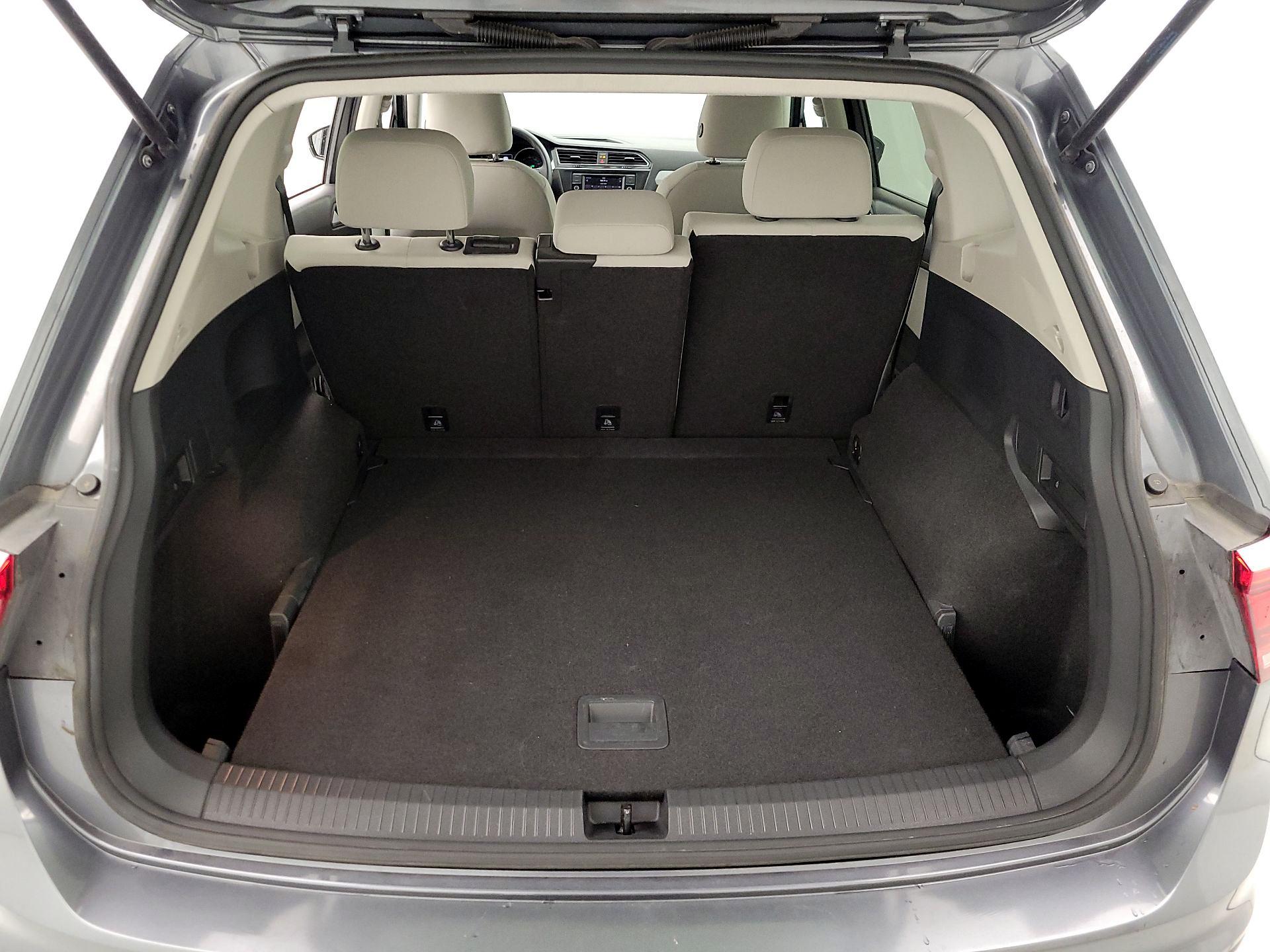 Thumbnail: 2019 Volkswagen Tiguan - 18