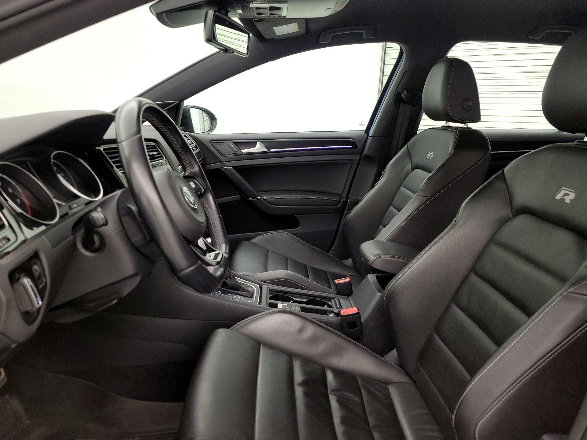 Thumbnail: 2016 Volkswagen Golf - 11
