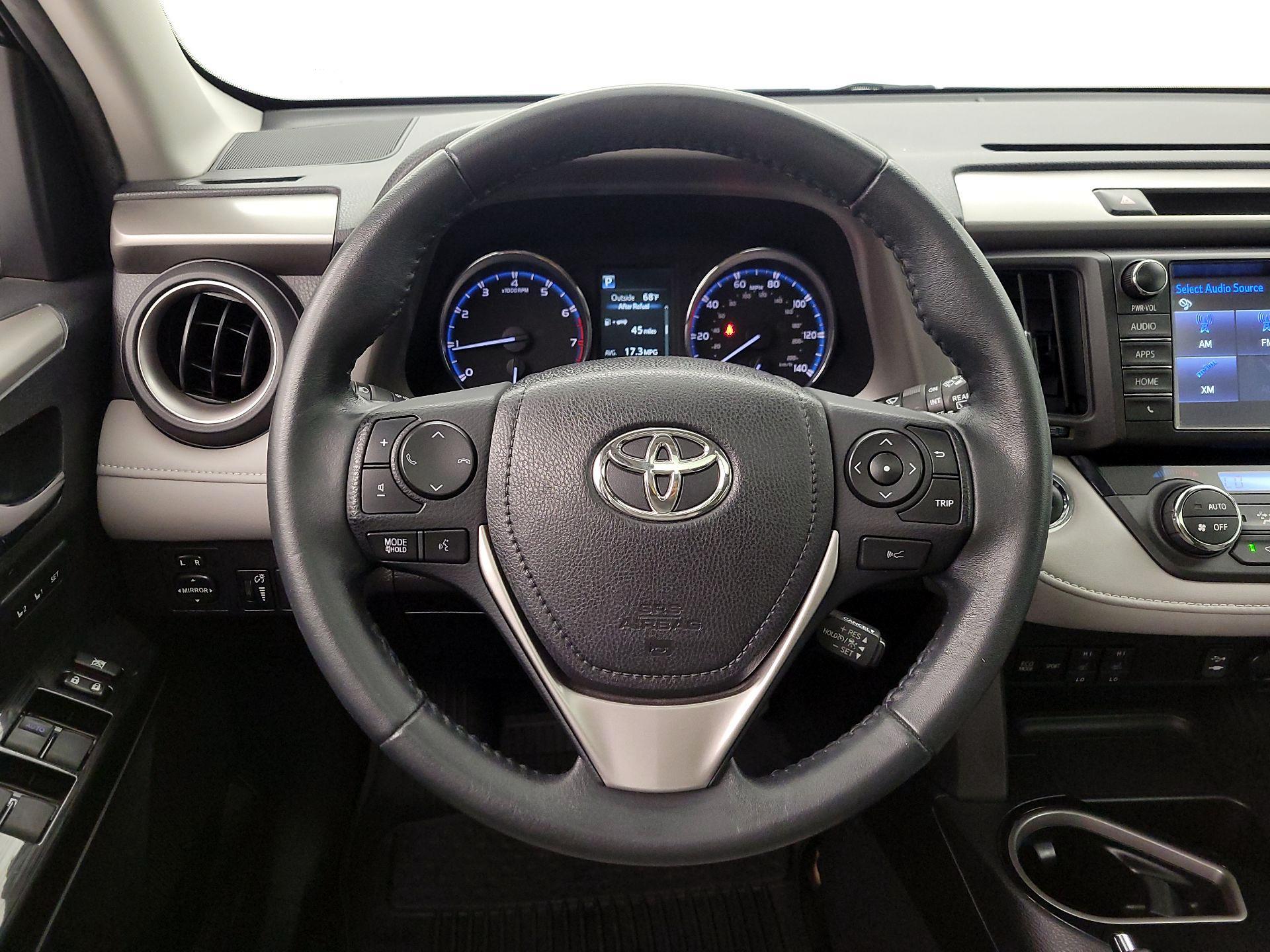 Thumbnail: 2017 Toyota RAV4 - 10