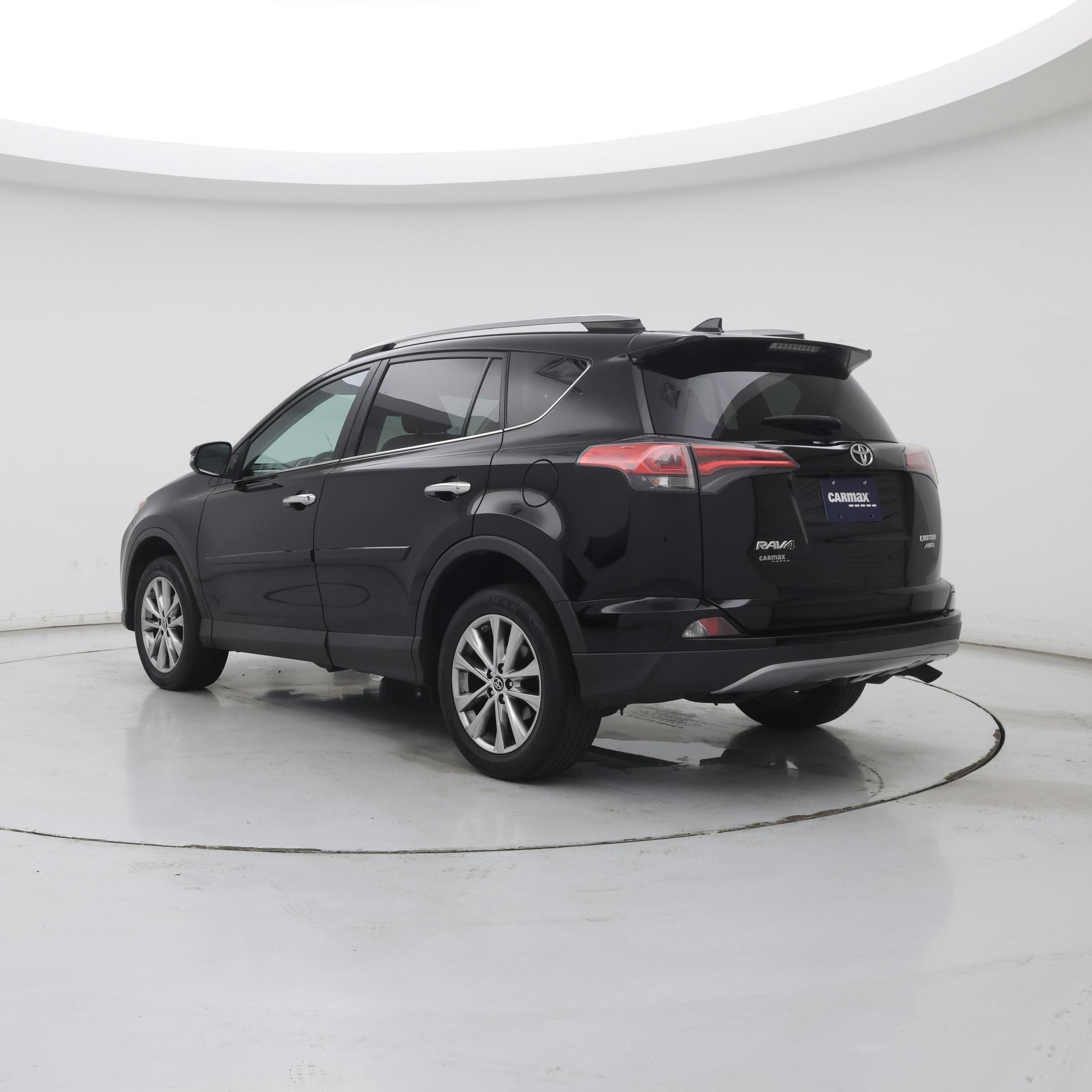 Thumbnail: 2017 Toyota RAV4 - 2