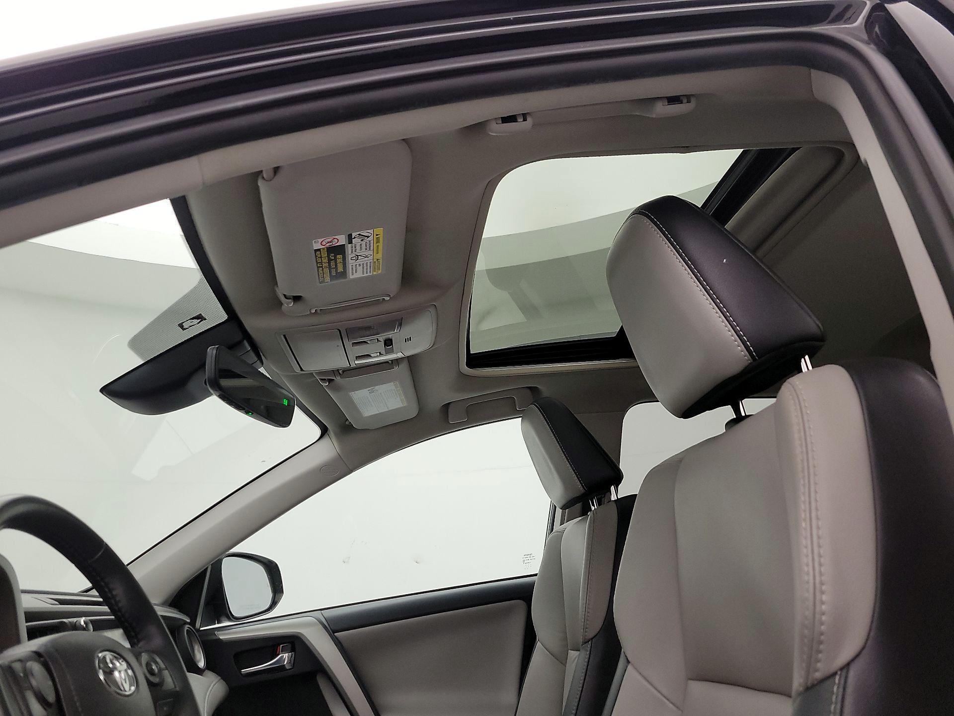 Thumbnail: 2017 Toyota RAV4 - 19