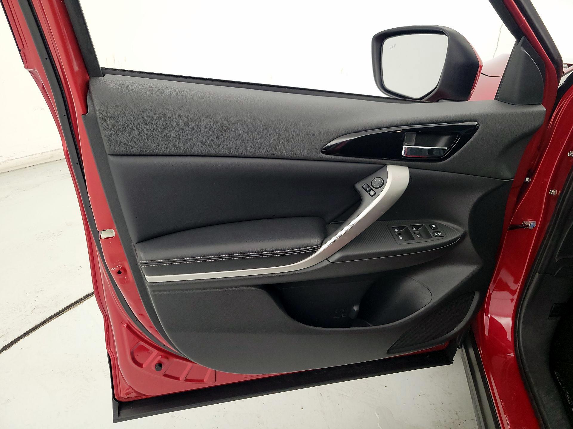 Thumbnail: 2022 Mitsubishi Eclipse Cross - 12