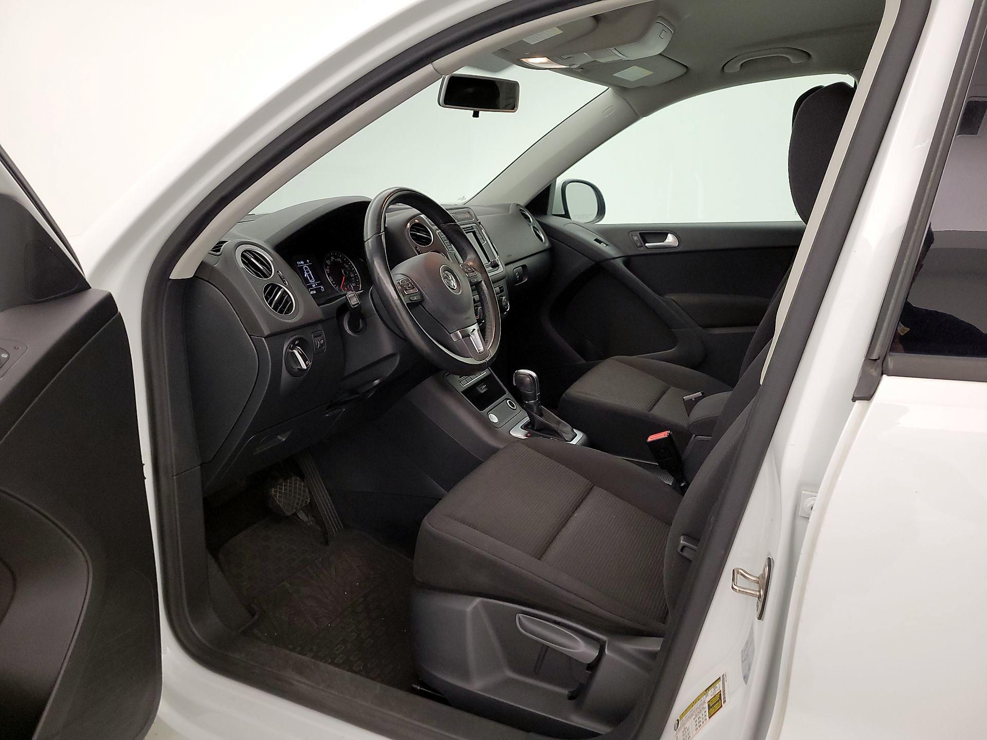Thumbnail: 2017 Volkswagen Tiguan - 11