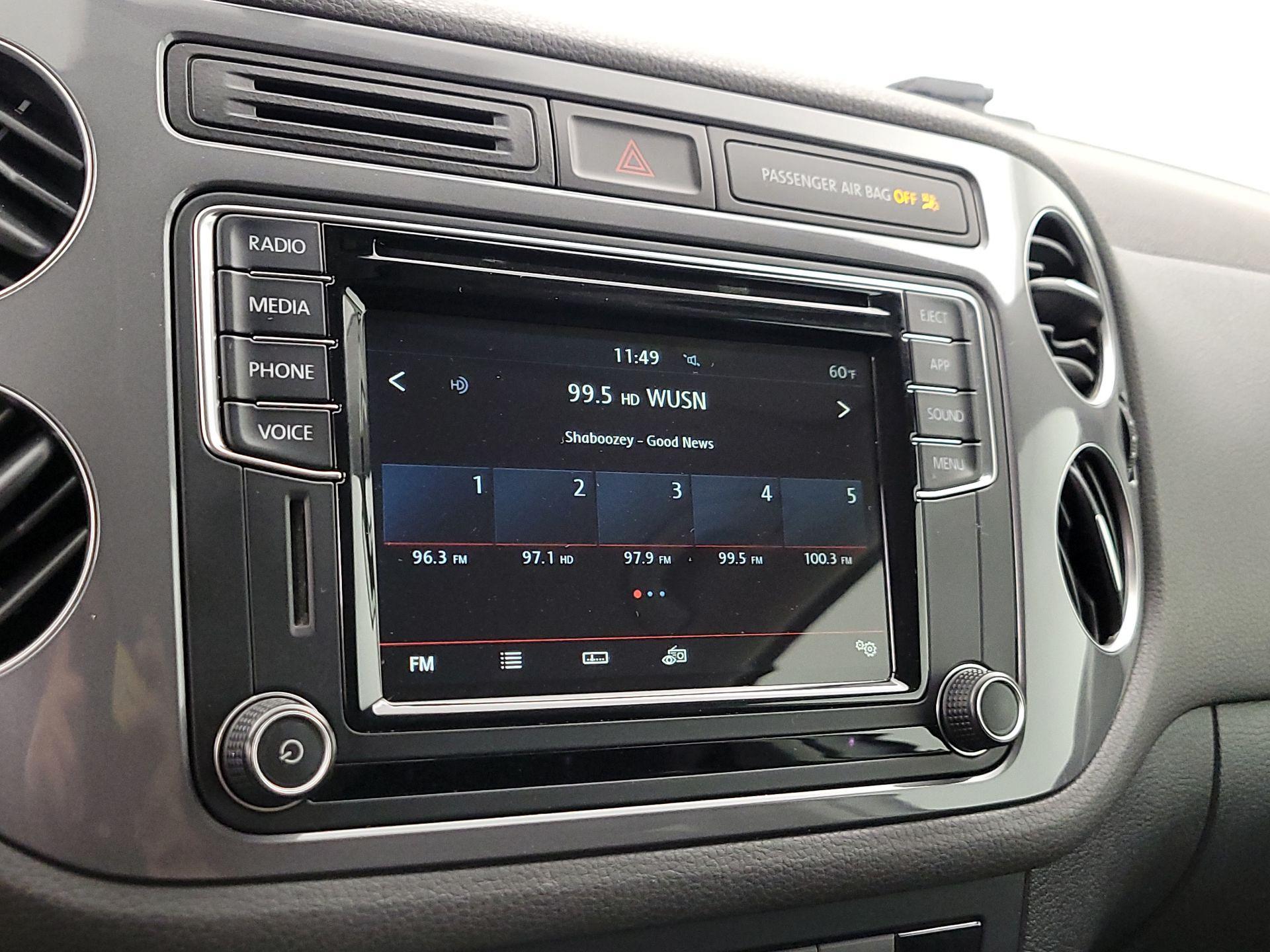 Thumbnail: 2017 Volkswagen Tiguan - 15