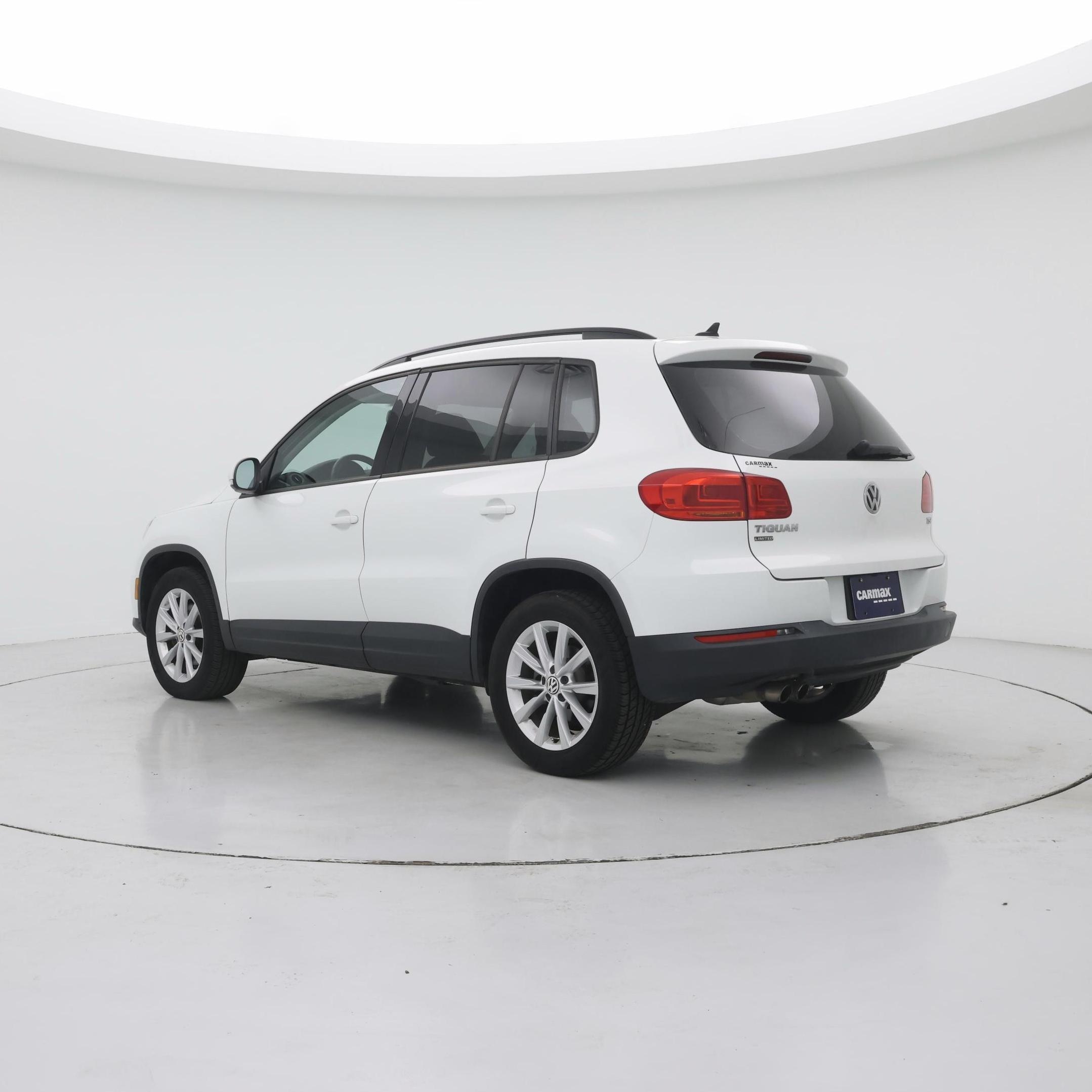 Thumbnail: 2017 Volkswagen Tiguan - 2