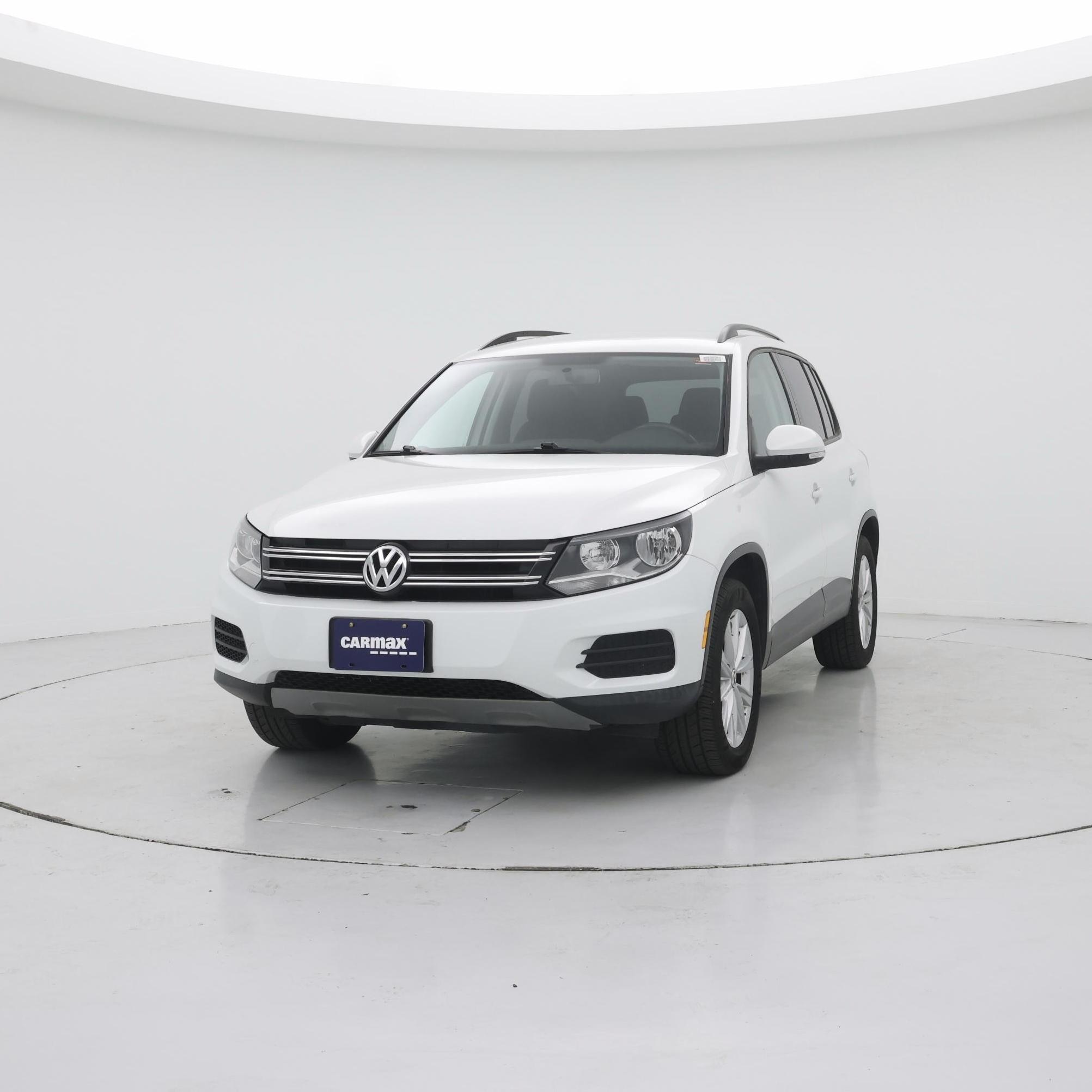 Thumbnail: 2017 Volkswagen Tiguan - 4