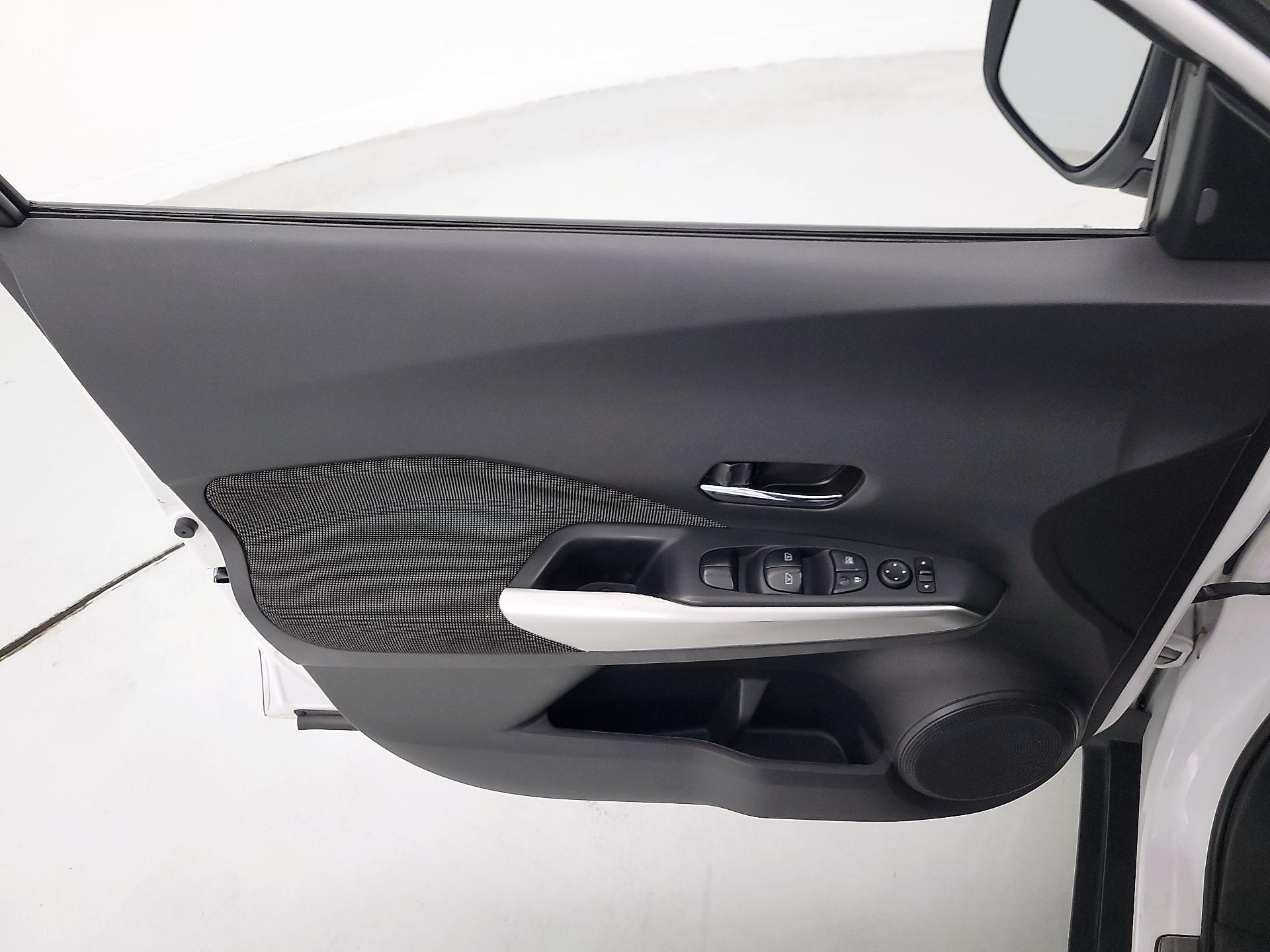 Thumbnail: 2018 Nissan Kicks - 12