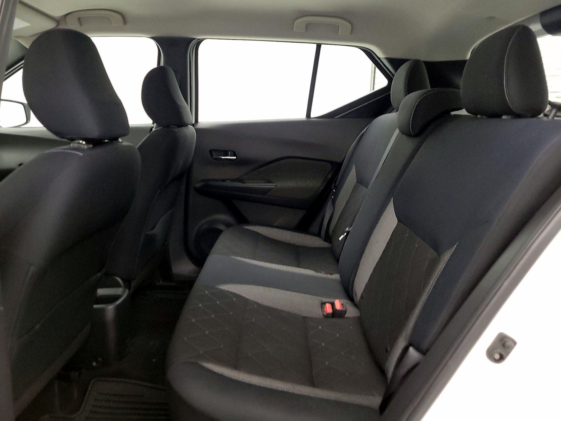 Thumbnail: 2018 Nissan Kicks - 18