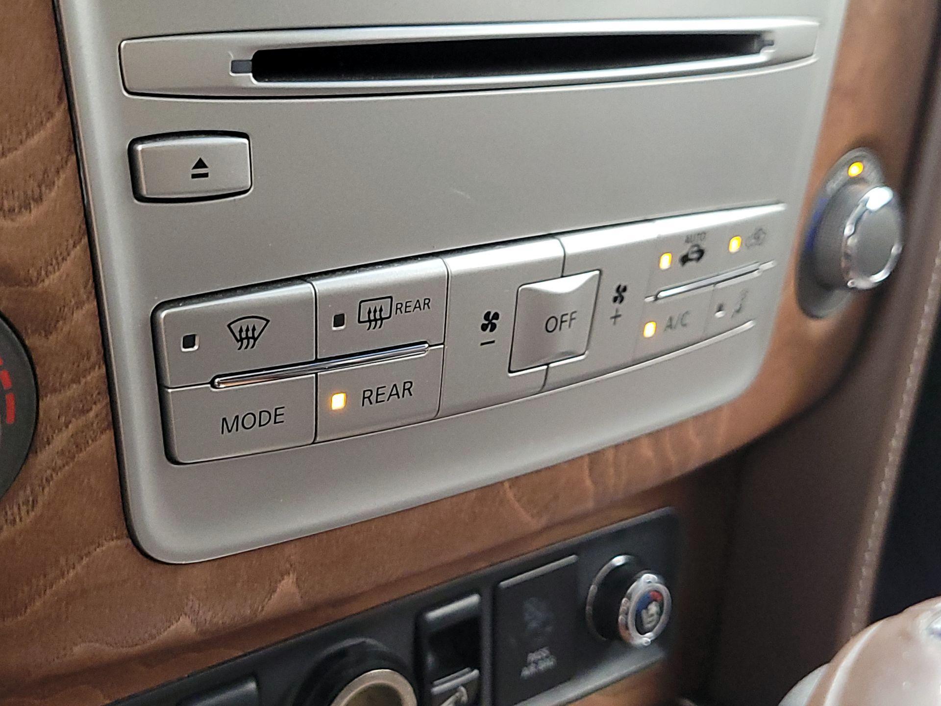 Thumbnail: 2016 INFINITI QX80 - 17