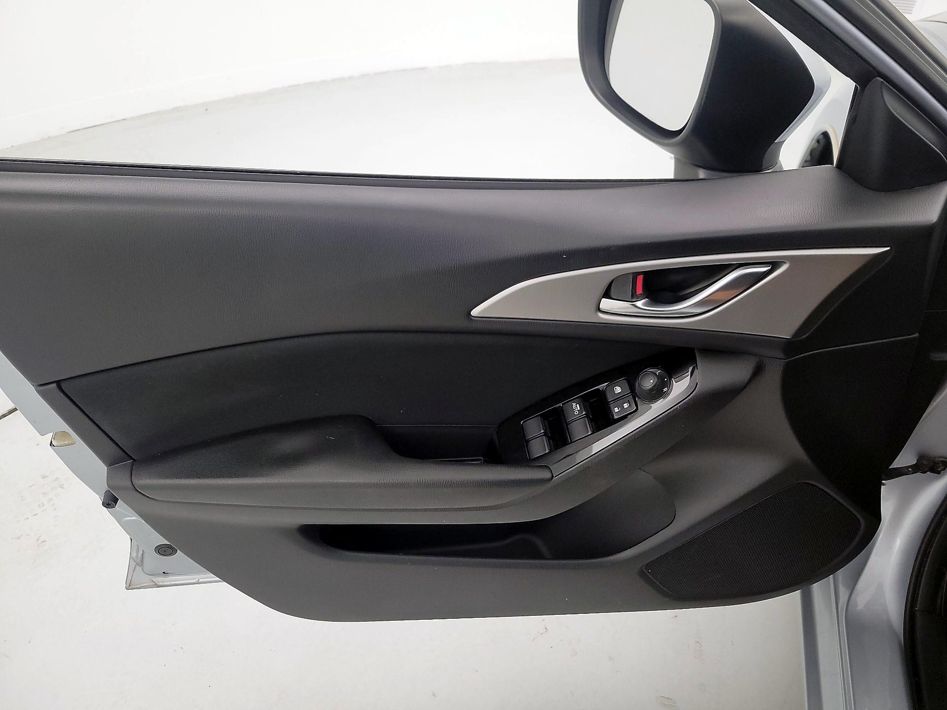 Thumbnail: 2017 Mazda Mazda3 - 12