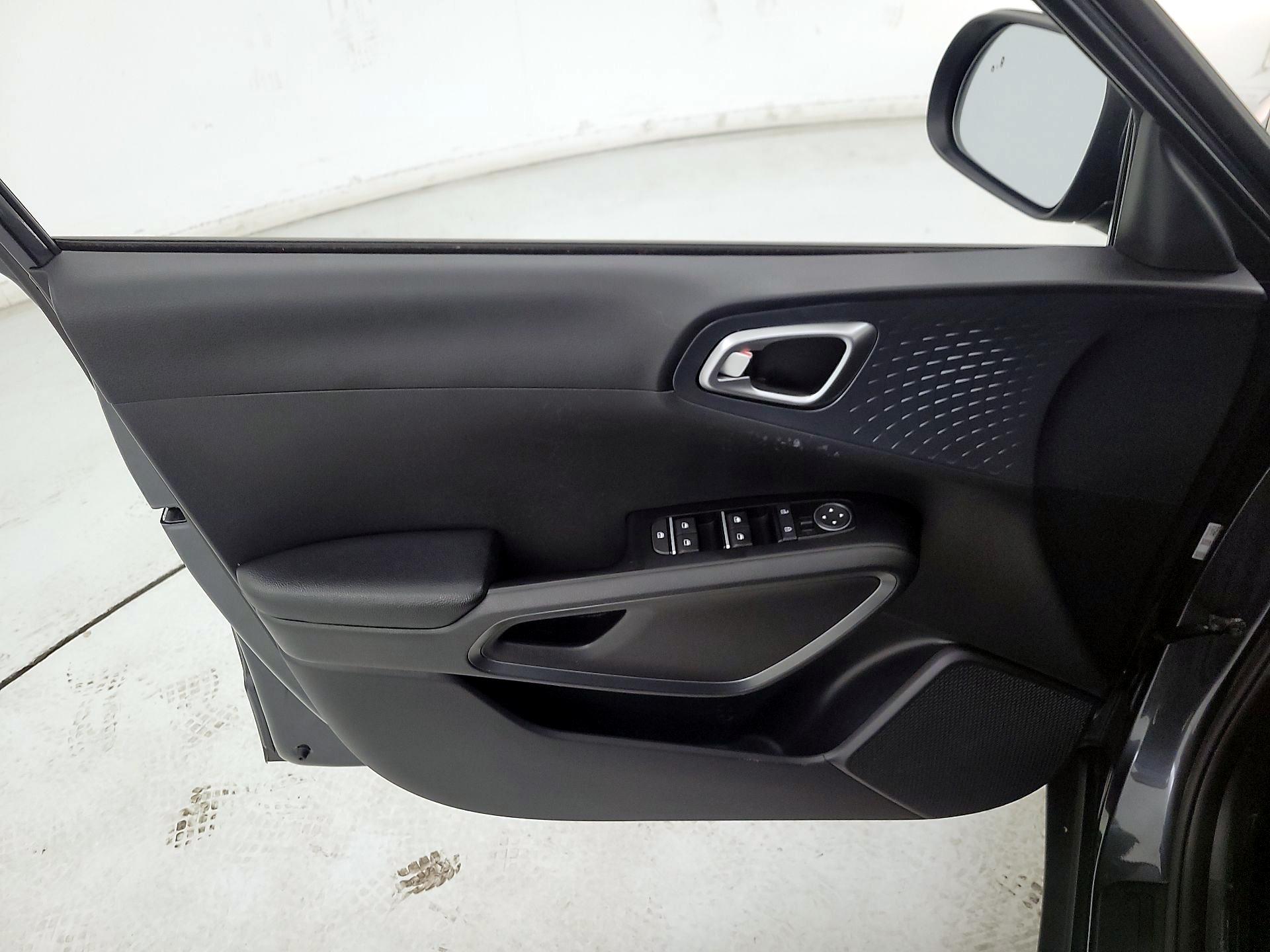 Thumbnail: 2020 Kia Soul - 12