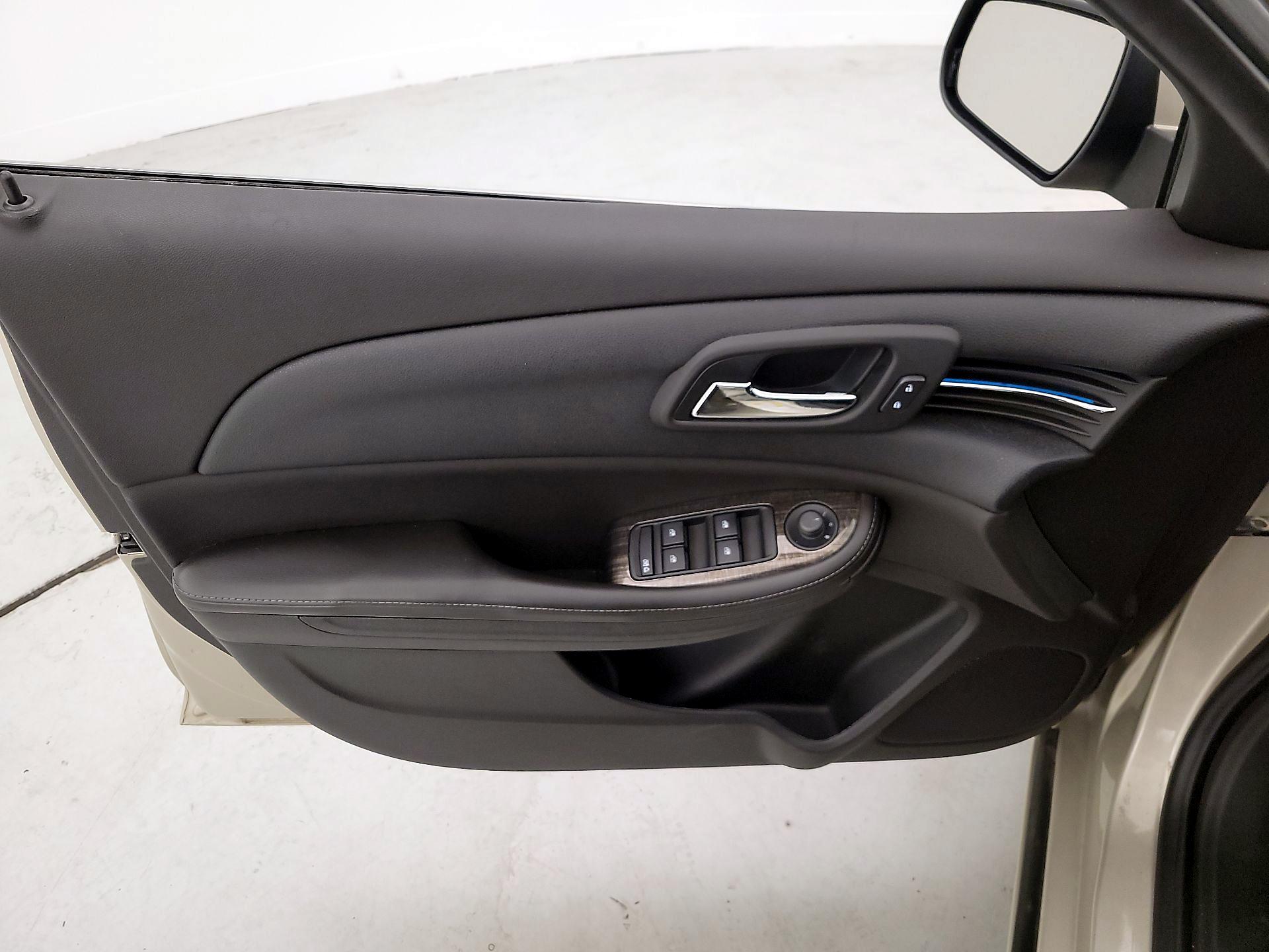 Thumbnail: 2014 Chevrolet Malibu - 12