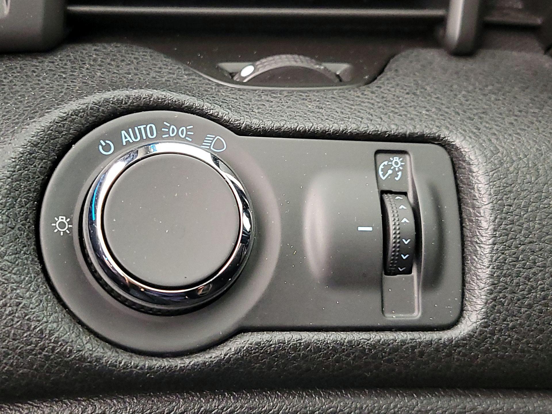 Thumbnail: 2014 Chevrolet Malibu - 13