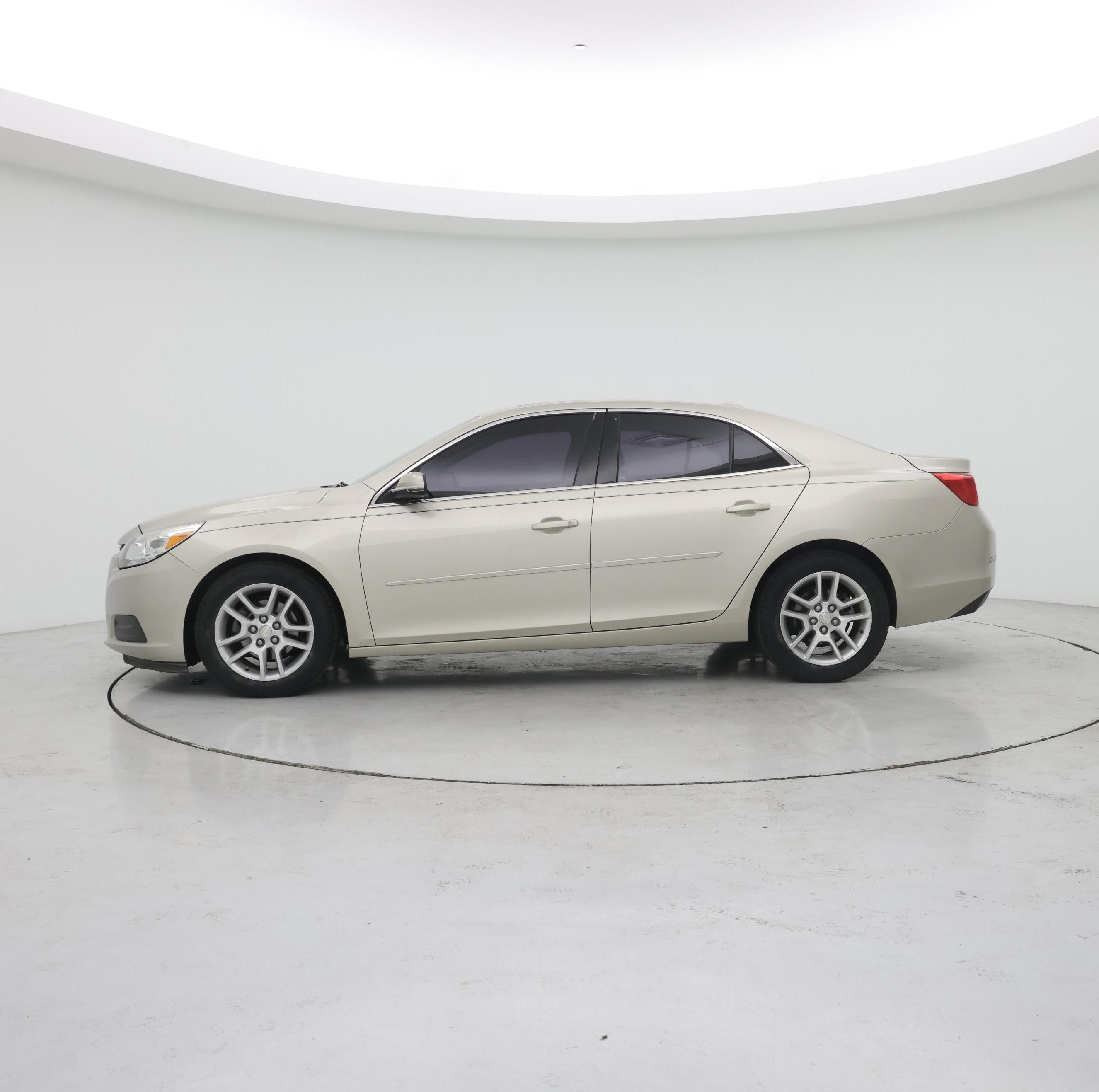 Thumbnail: 2014 Chevrolet Malibu - 3