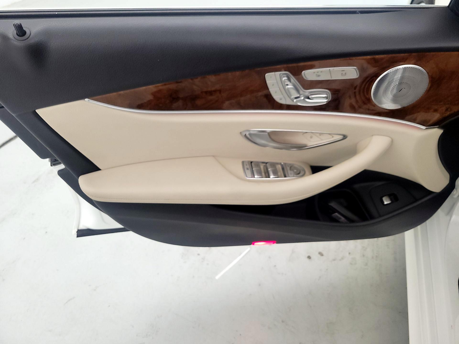 Thumbnail: 2017 Mercedes-Benz E-Class - 12