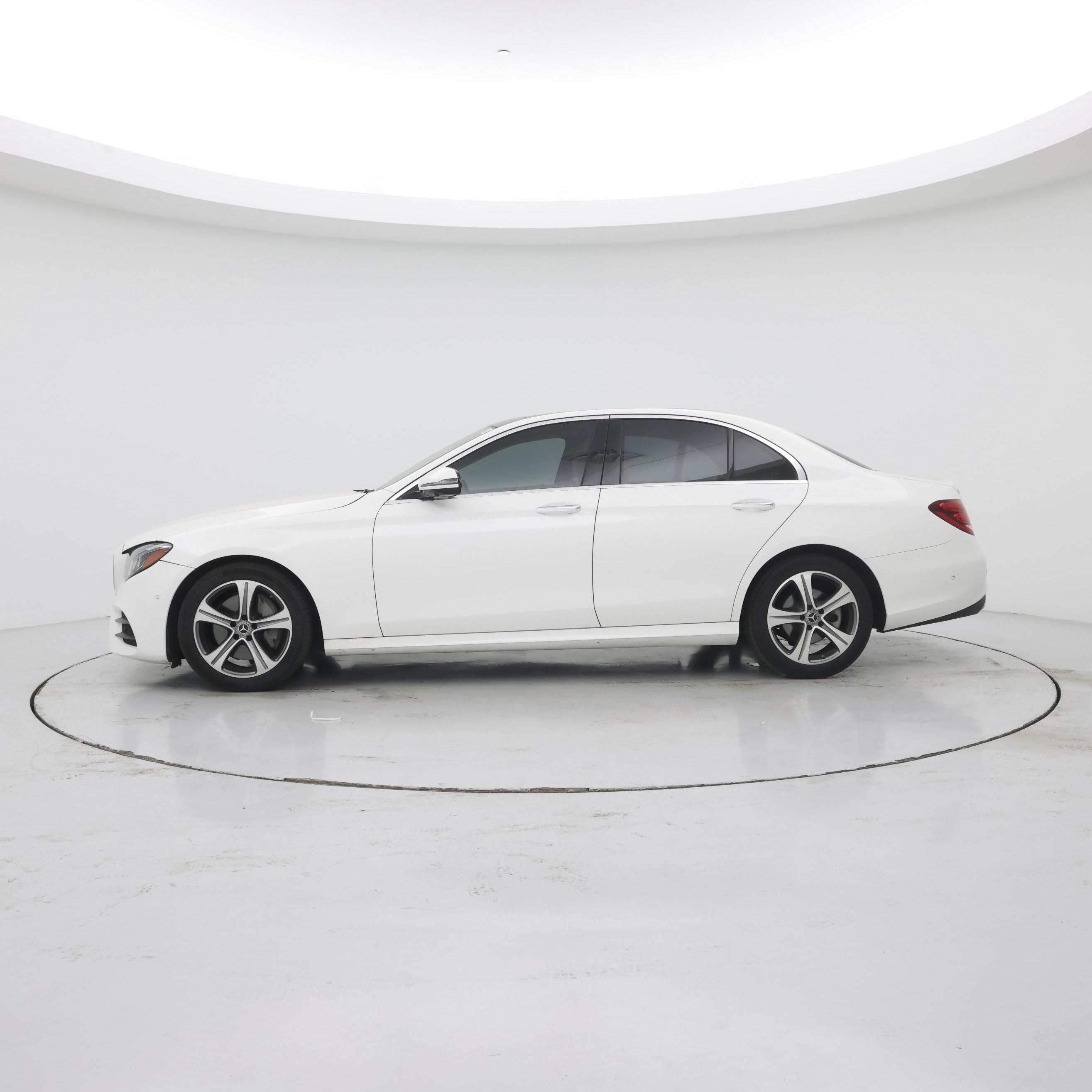 Thumbnail: 2017 Mercedes-Benz E-Class - 3