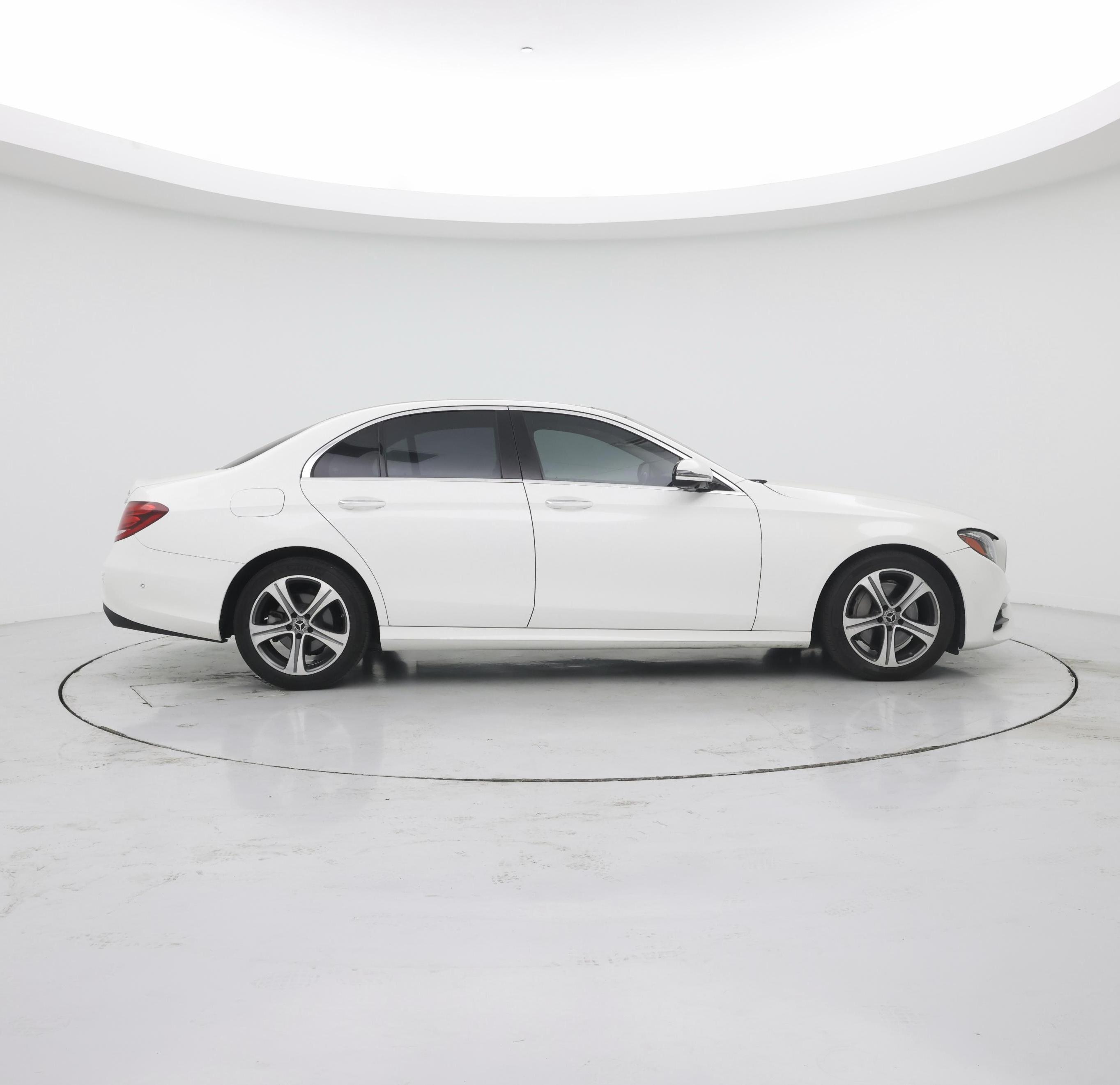 Thumbnail: 2017 Mercedes-Benz E-Class - 7