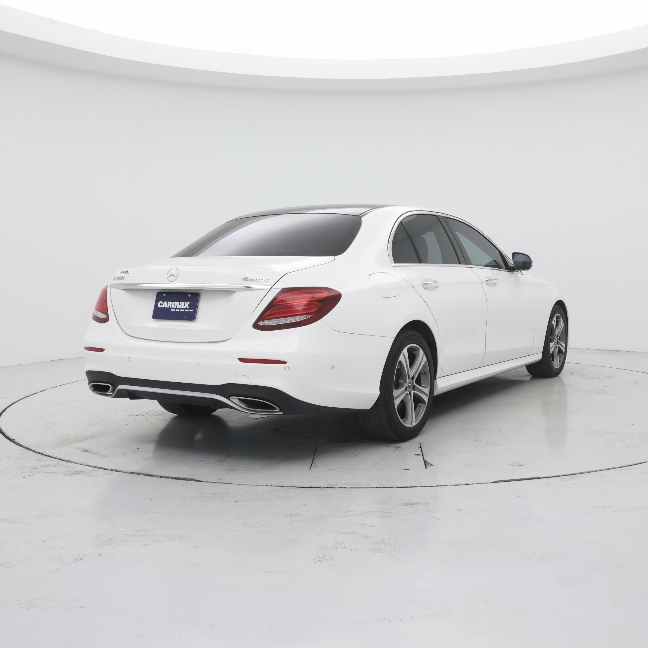 Thumbnail: 2017 Mercedes-Benz E-Class - 8
