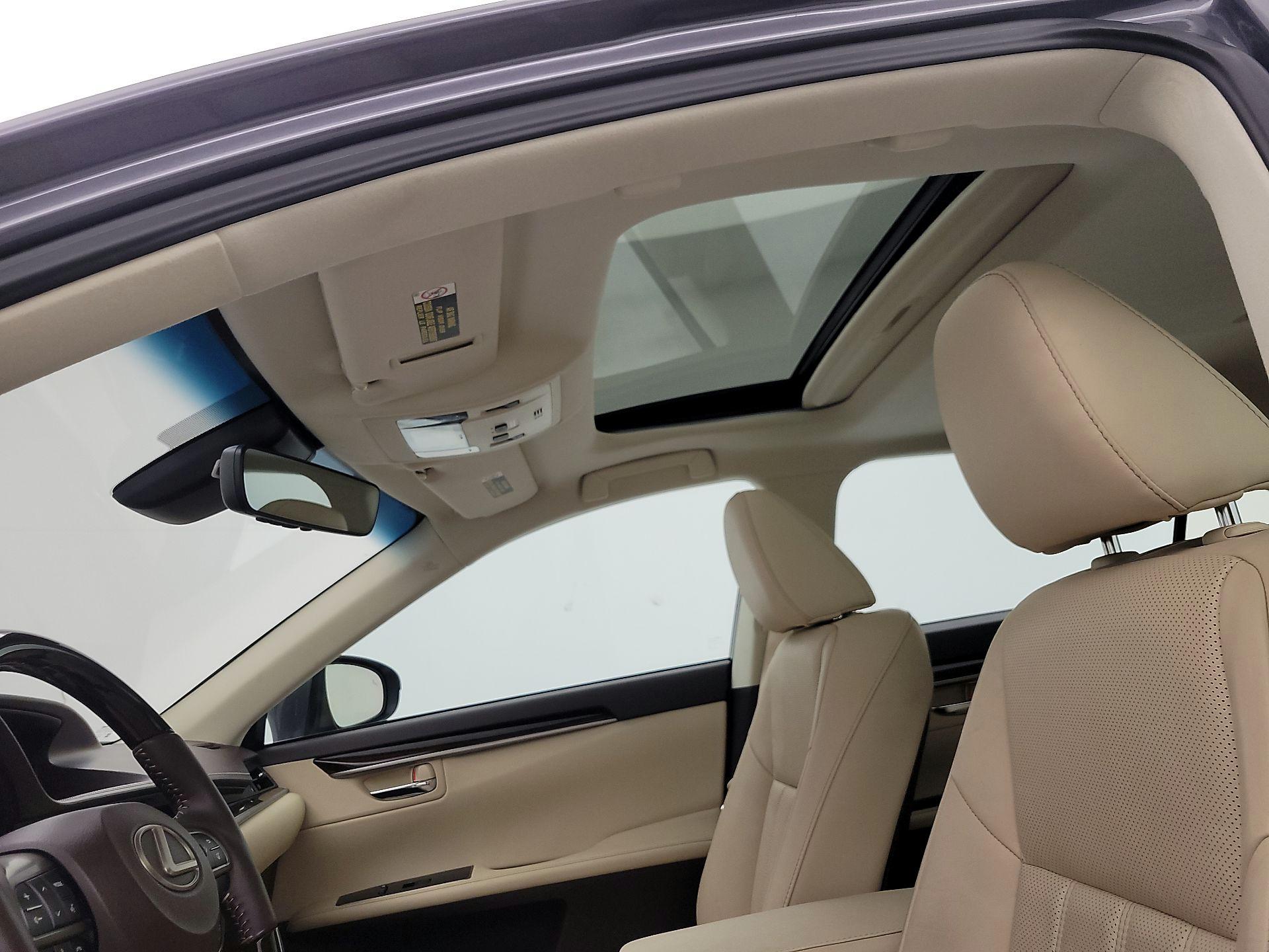 Thumbnail: 2016 Lexus ES - 20