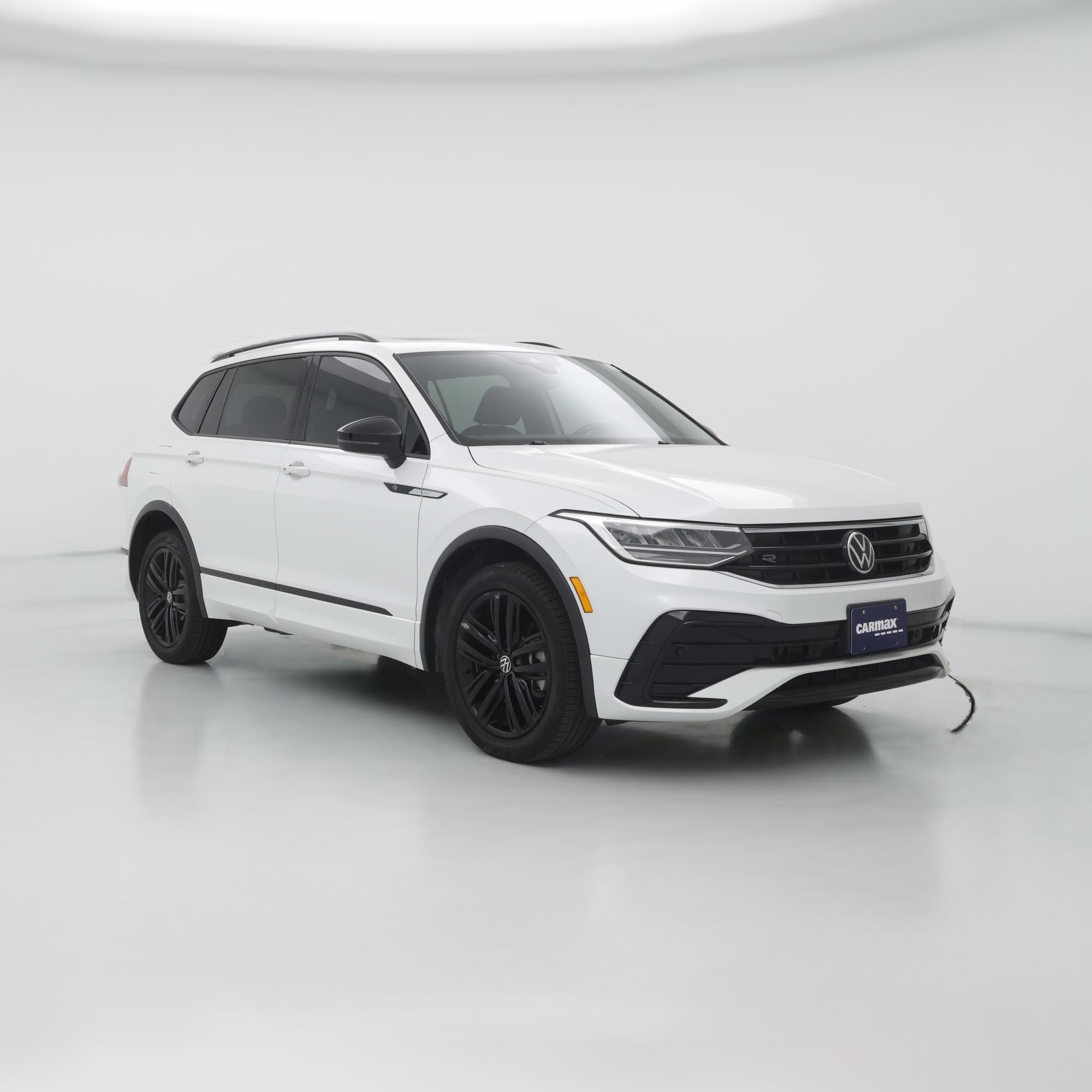 Thumbnail: 2022 Volkswagen Tiguan - 1