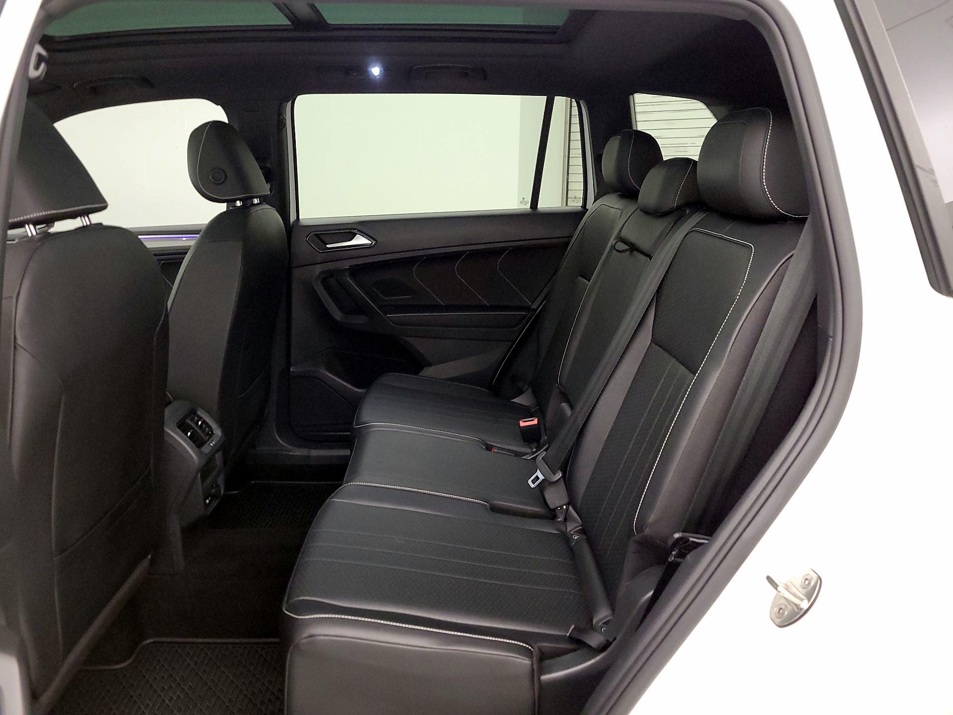 Thumbnail: 2022 Volkswagen Tiguan - 20