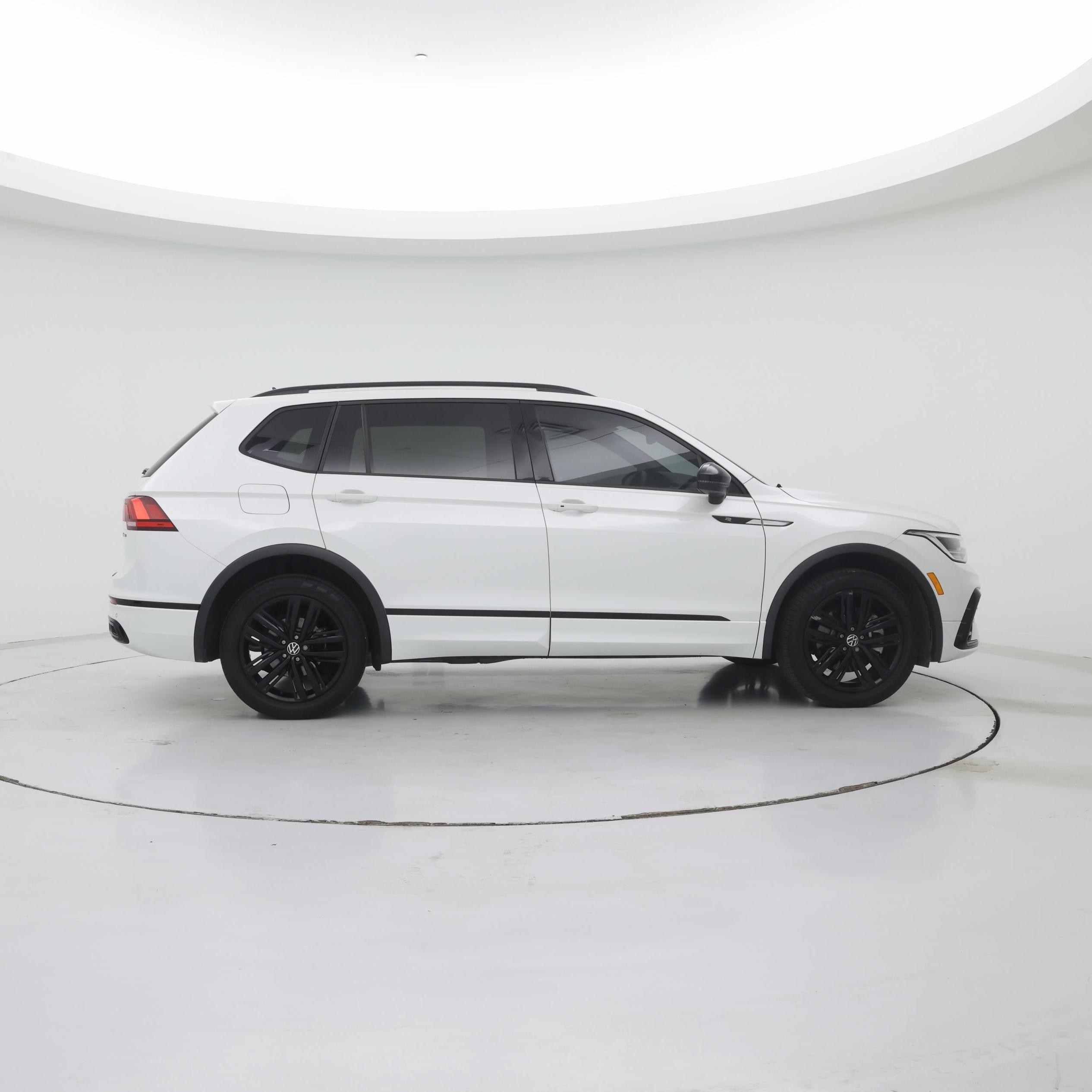 Thumbnail: 2022 Volkswagen Tiguan - 7
