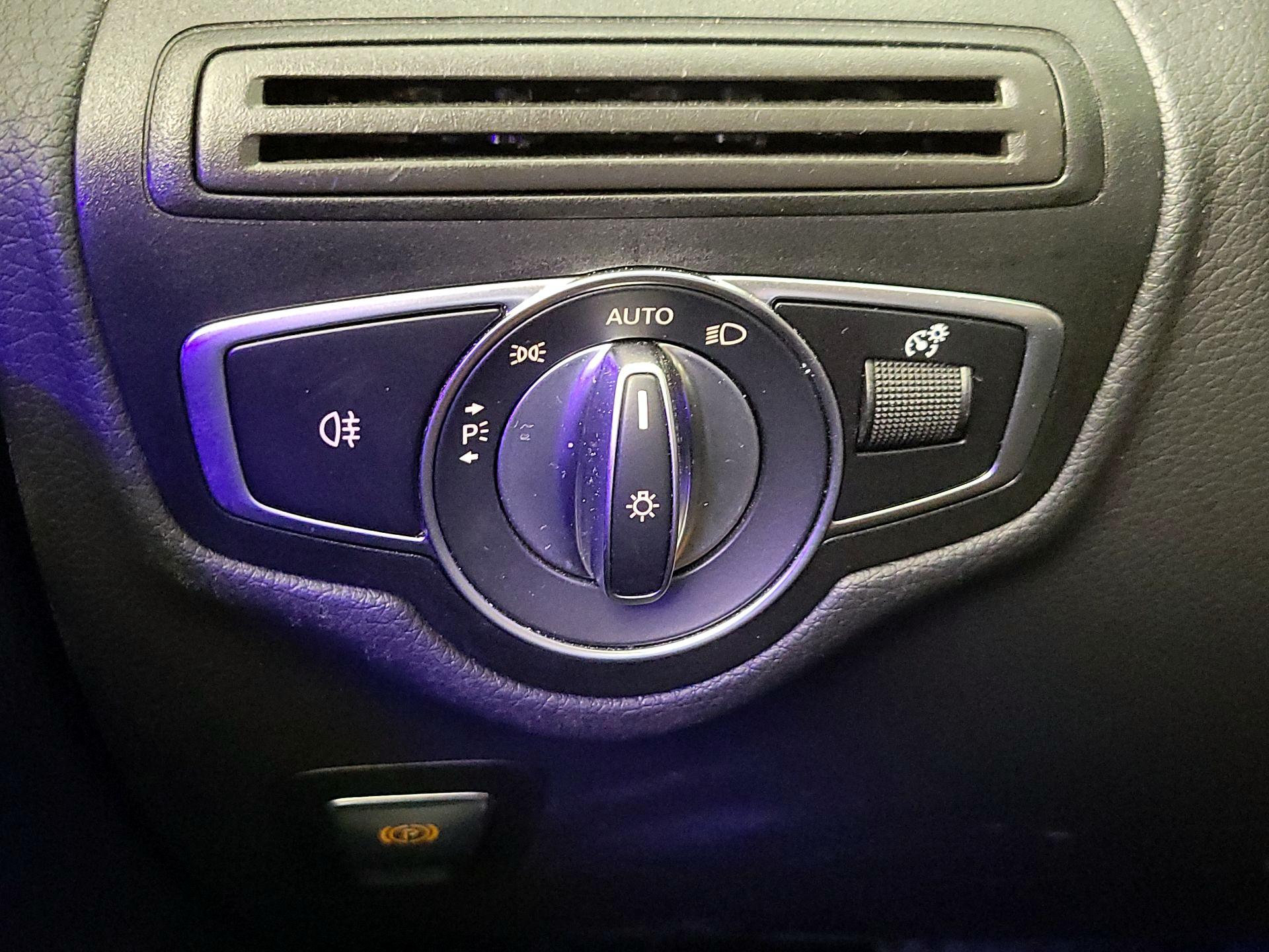 Thumbnail: 2023 Mercedes-Benz GLC - 13