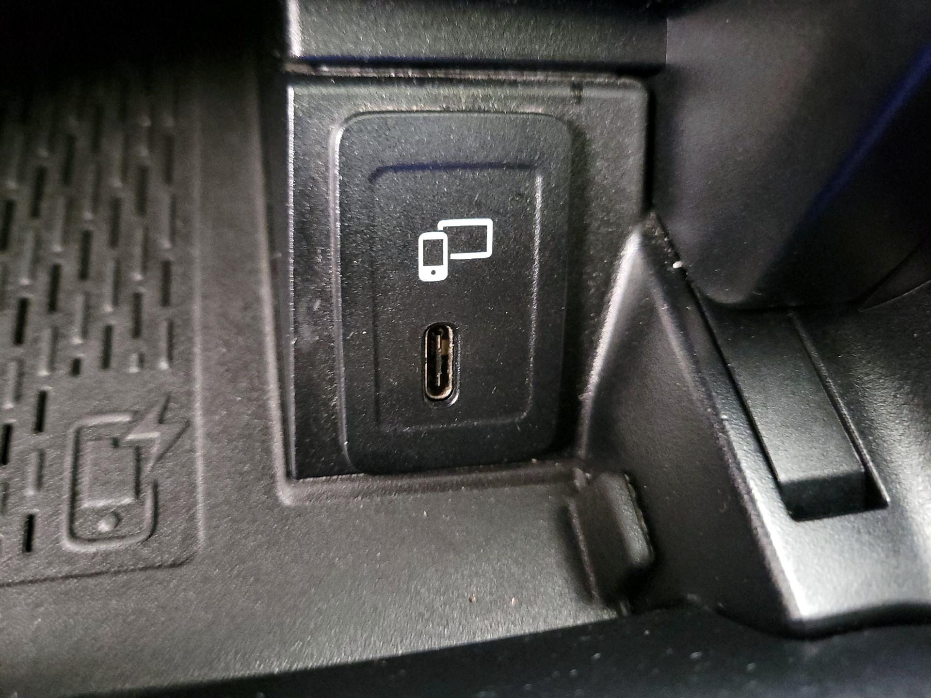 Thumbnail: 2023 Mercedes-Benz GLC - 19